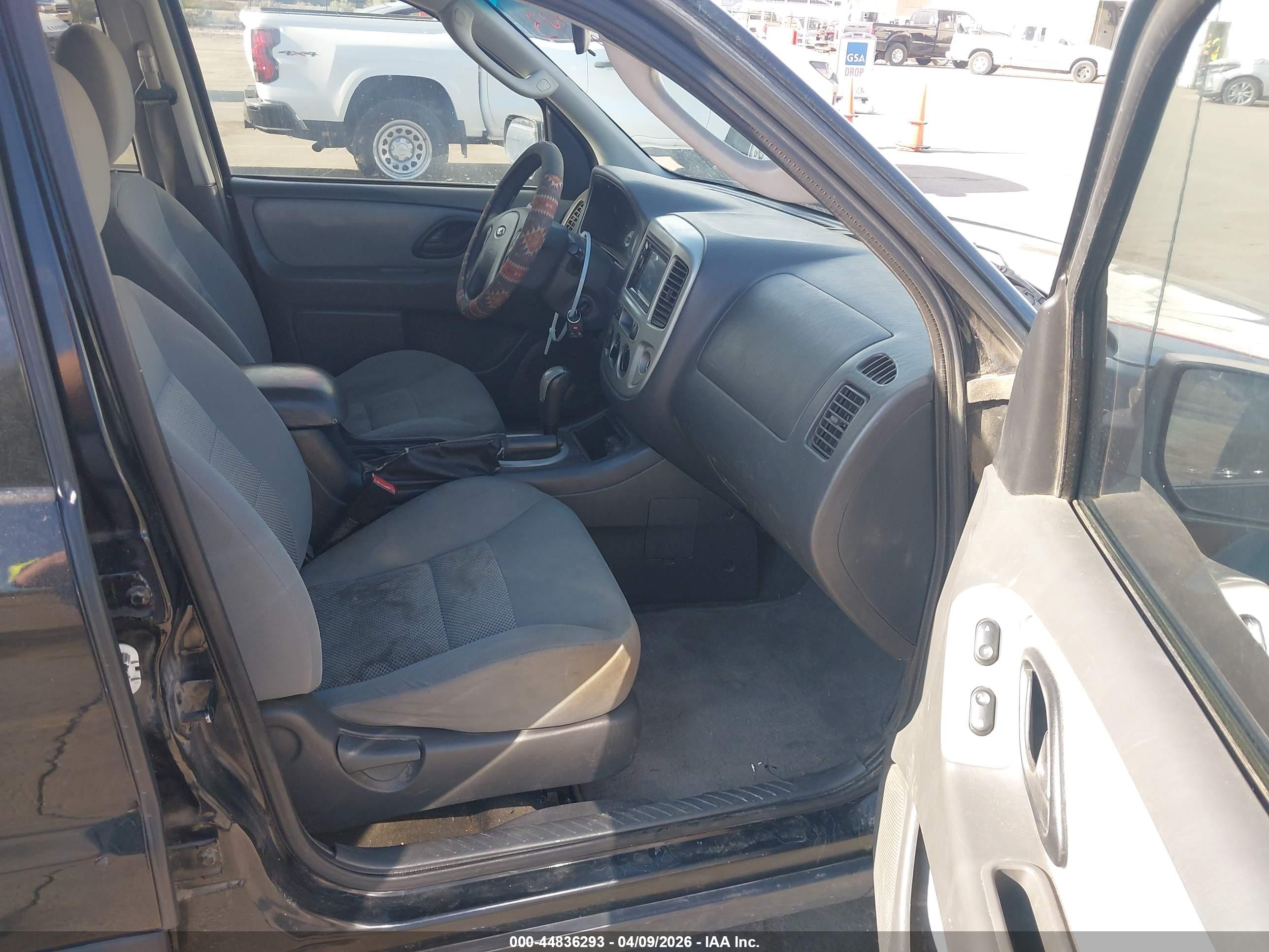 FORD ESCAPE image 5