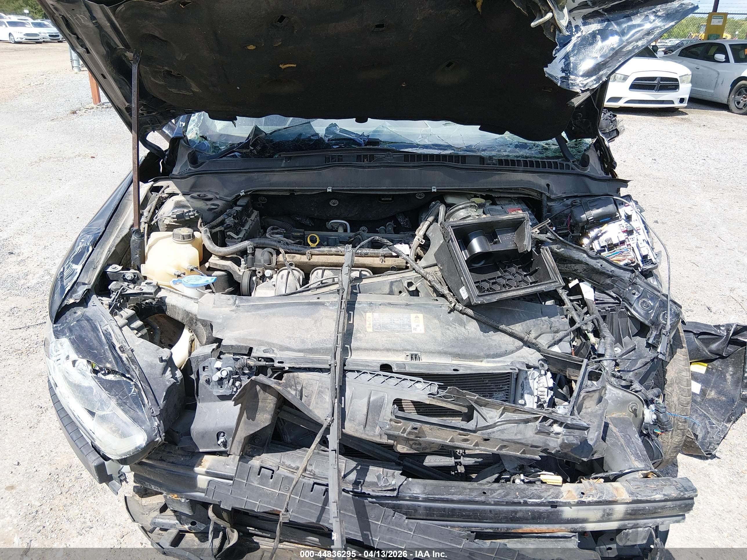 FORD FUSION image 10