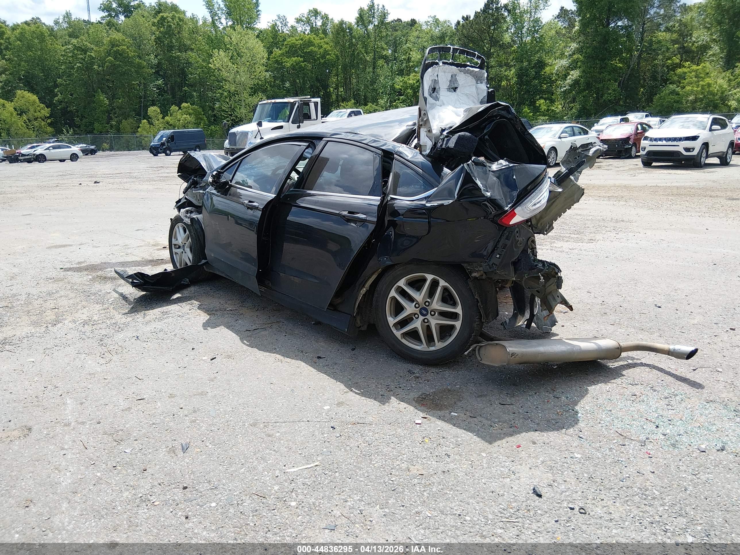 FORD FUSION image 3