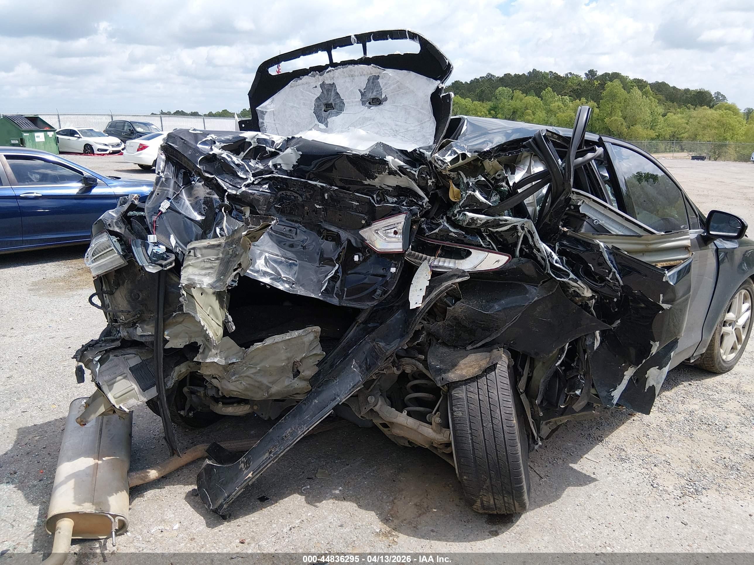 FORD FUSION image 6