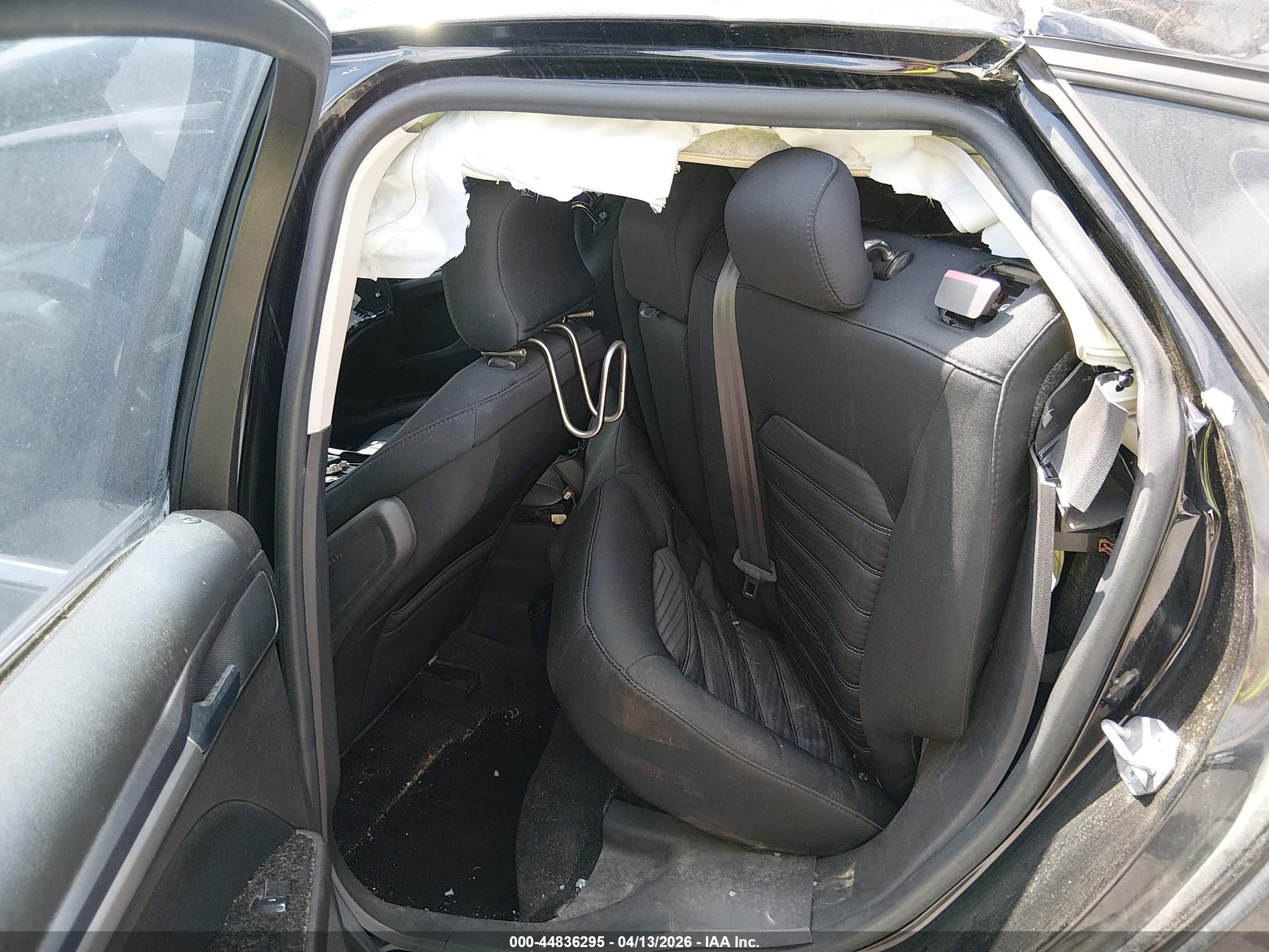 FORD FUSION image 8