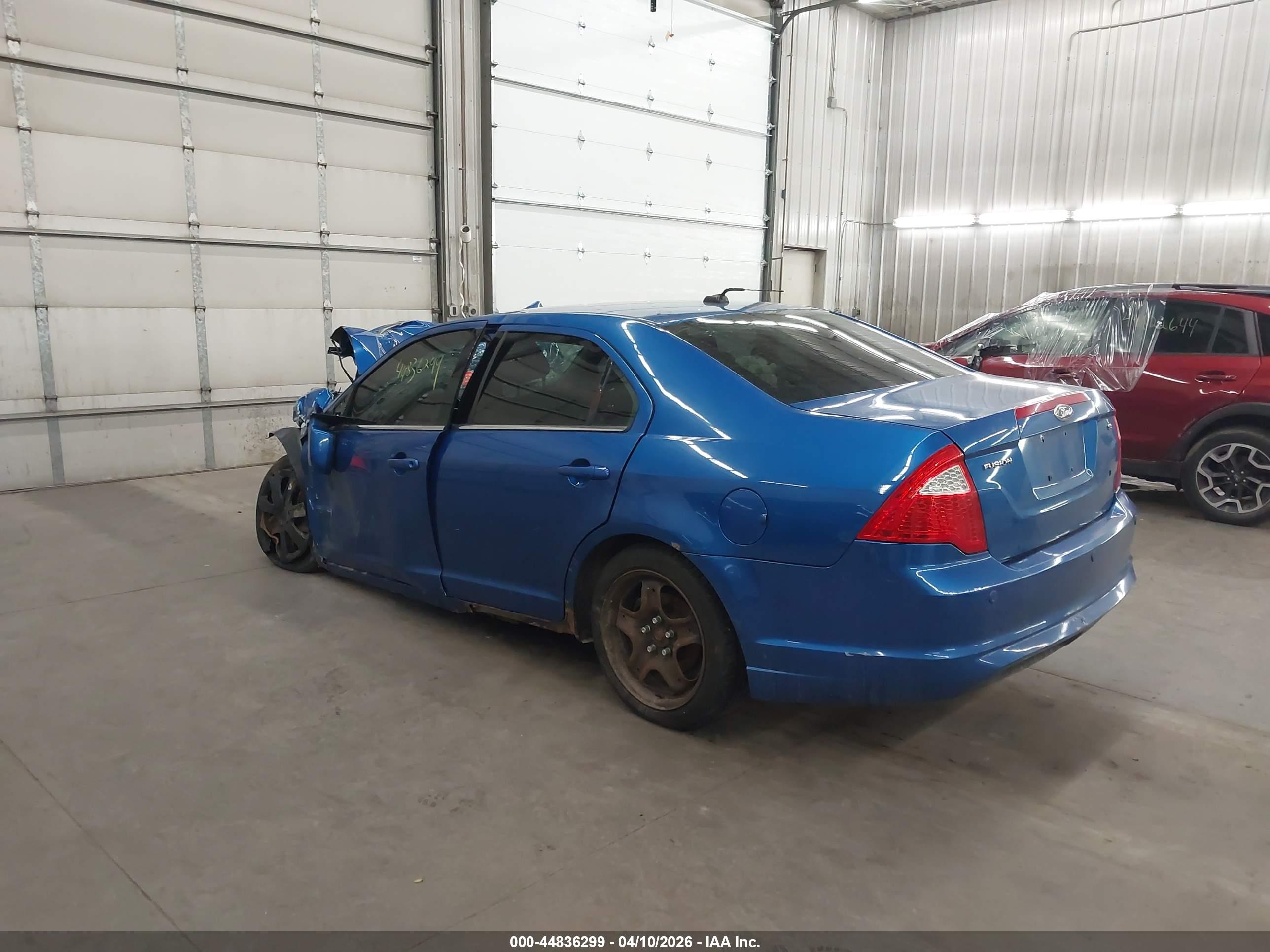FORD FUSION image 3