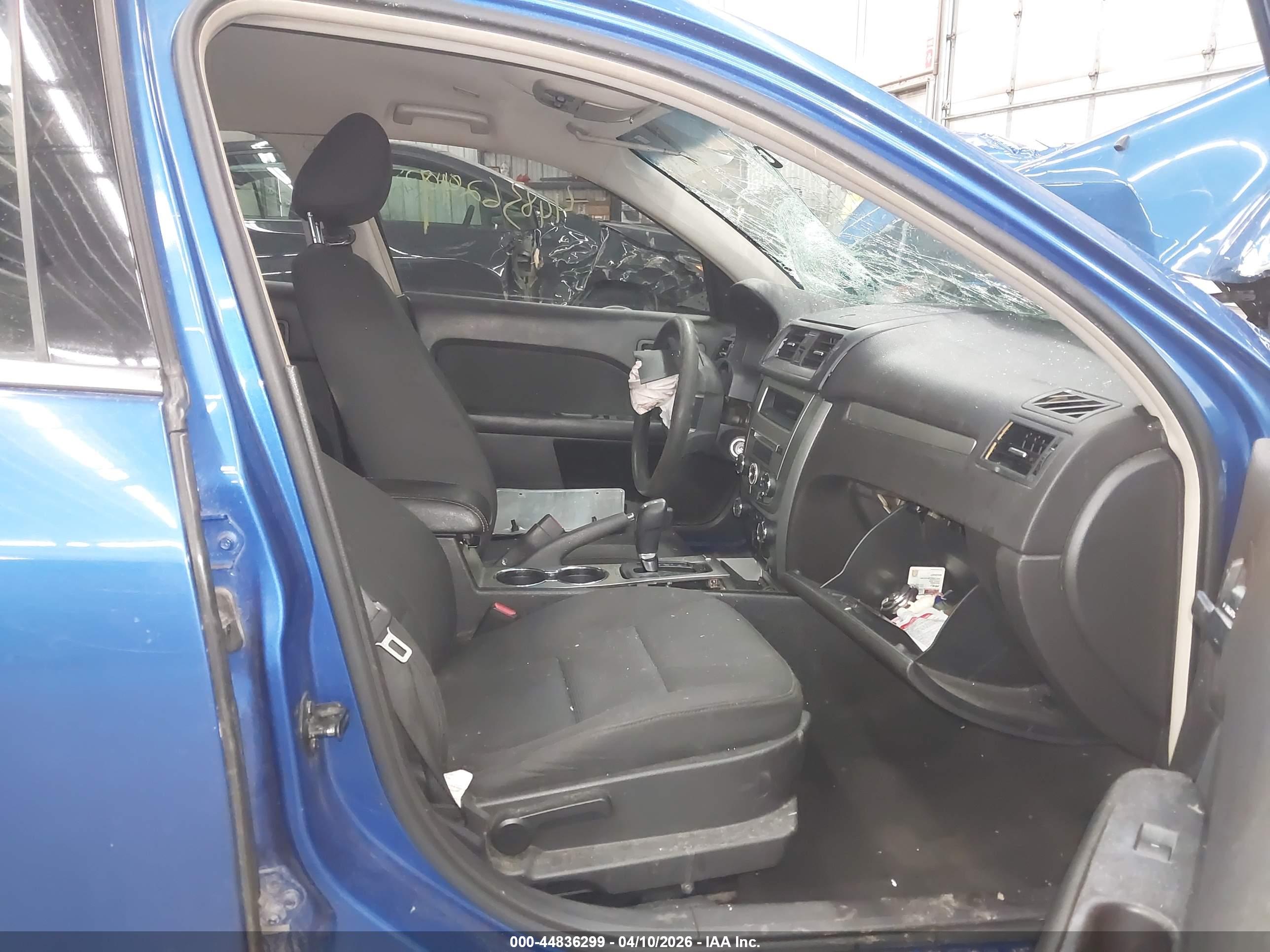 FORD FUSION image 5