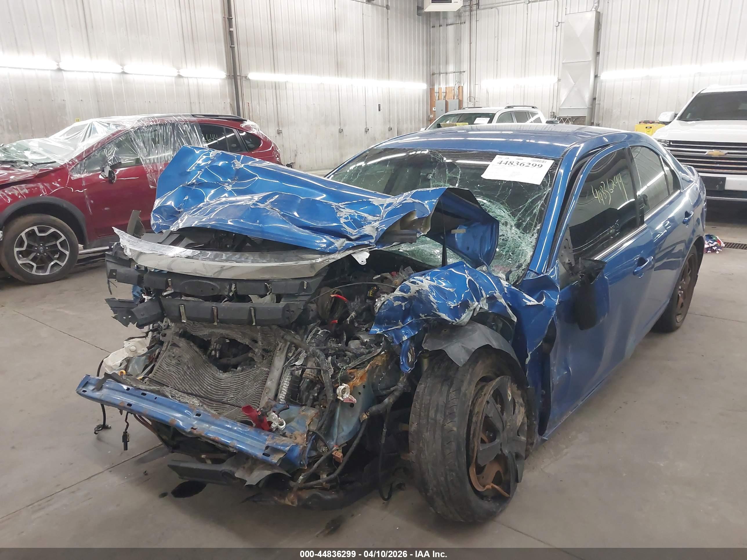 FORD FUSION image 6