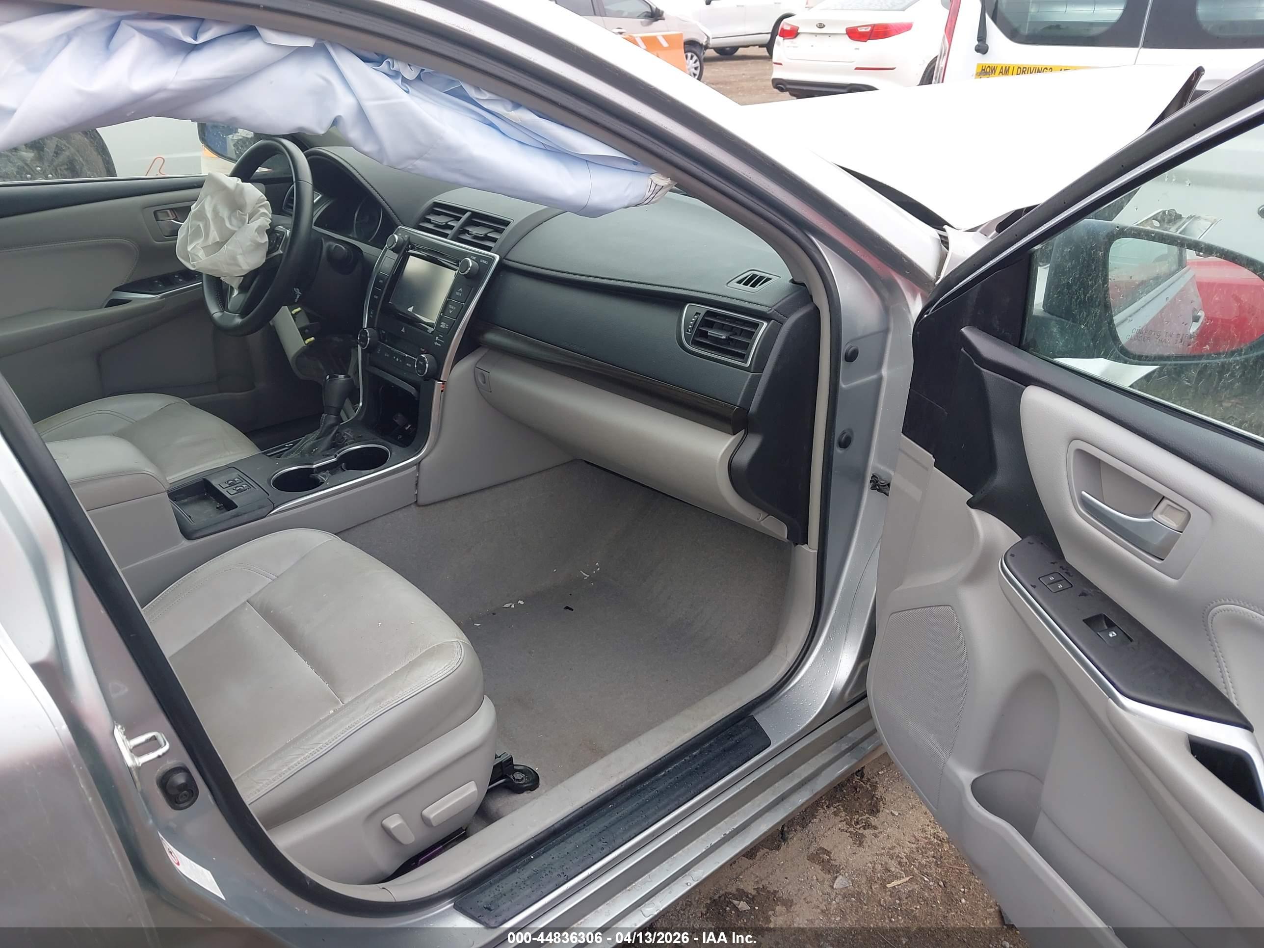 TOYOTA CAMRY image 5