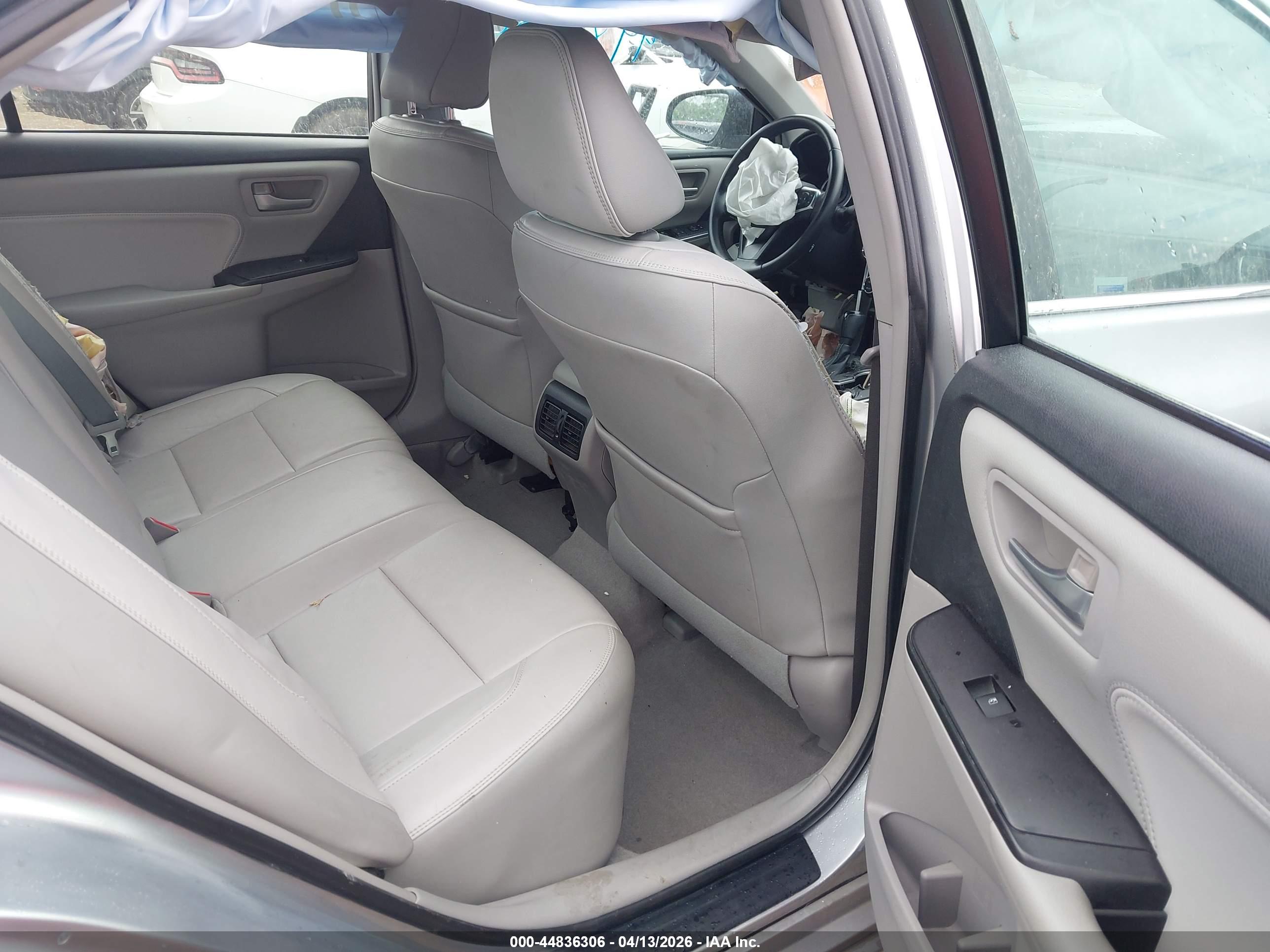 TOYOTA CAMRY image 8