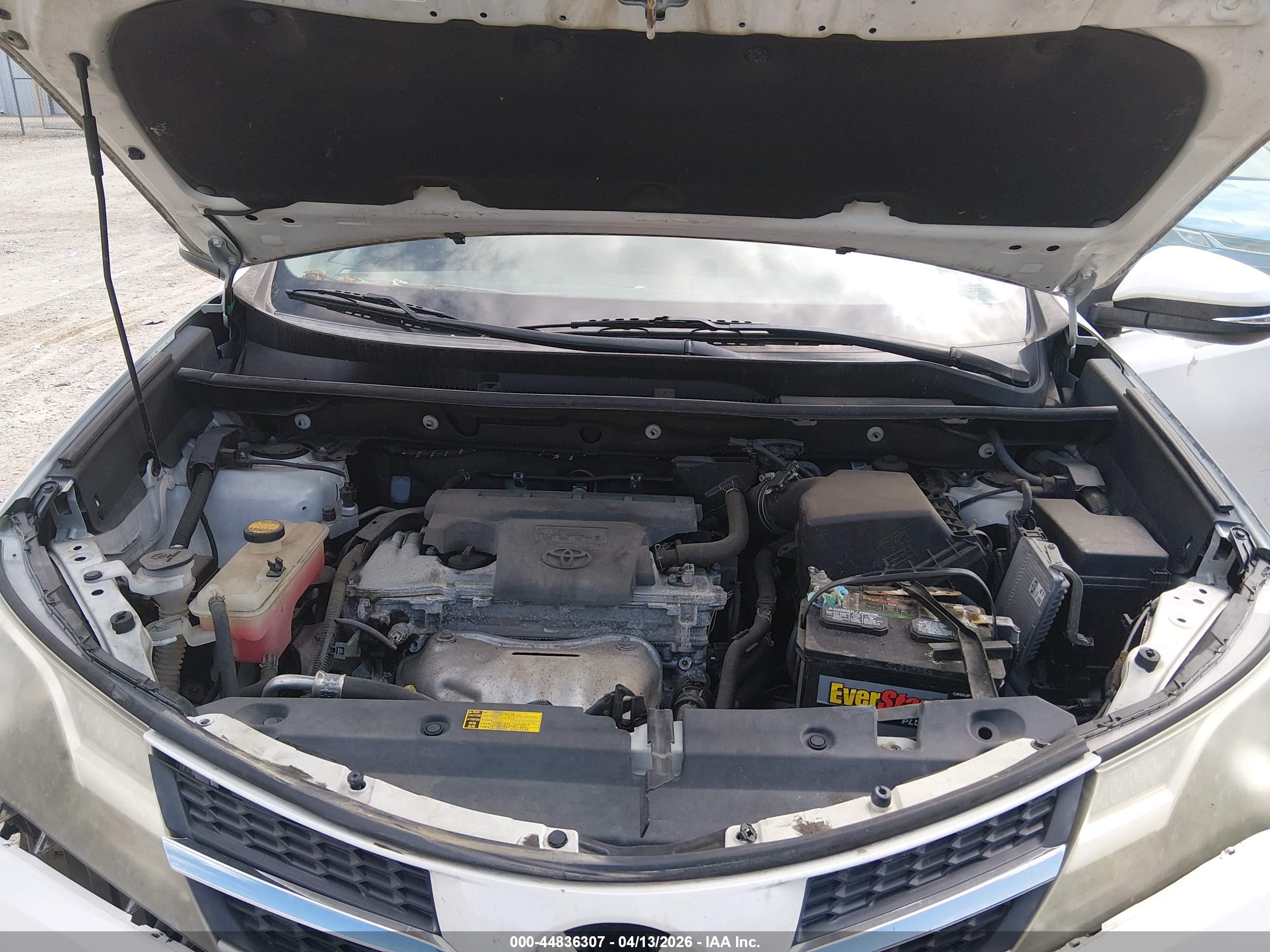 TOYOTA RAV4 image 10