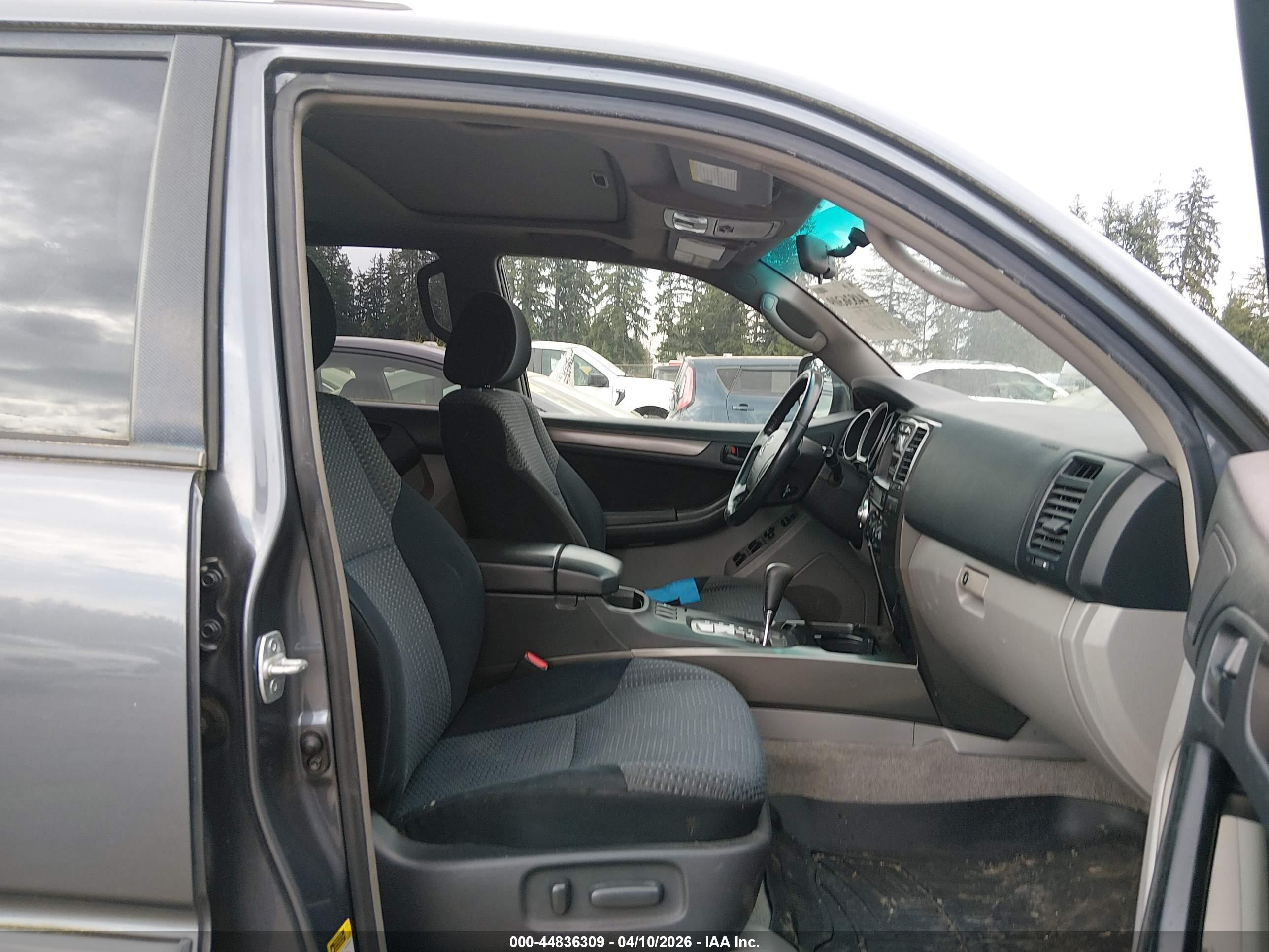 TOYOTA 4RUNNER image 5