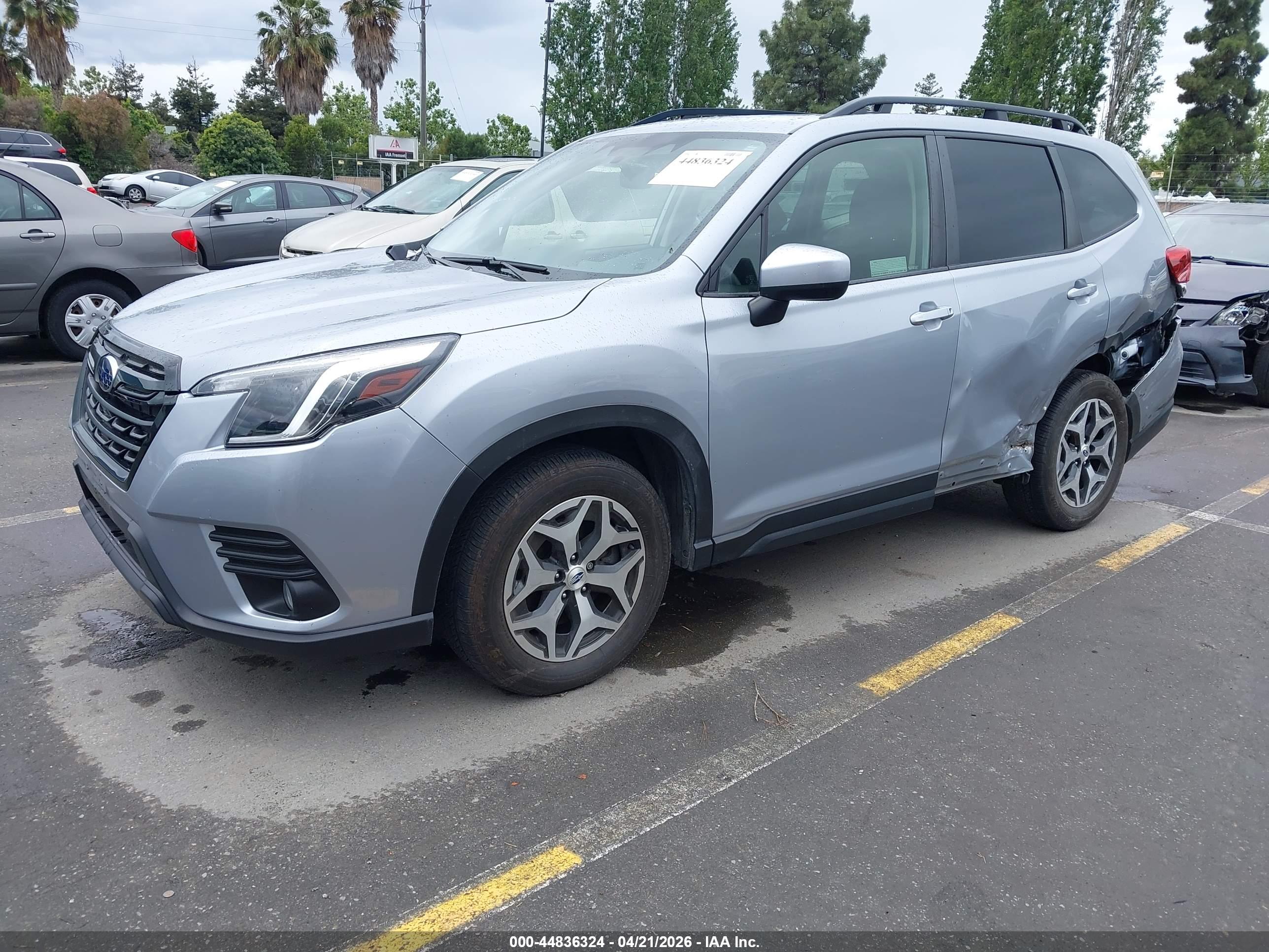 SUBARU FORESTER image 2