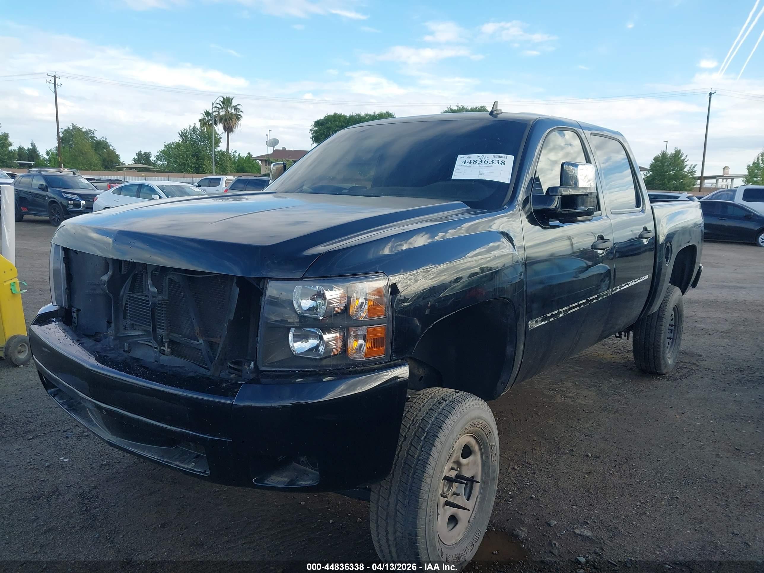 CHEVROLET SILVERADO image 2
