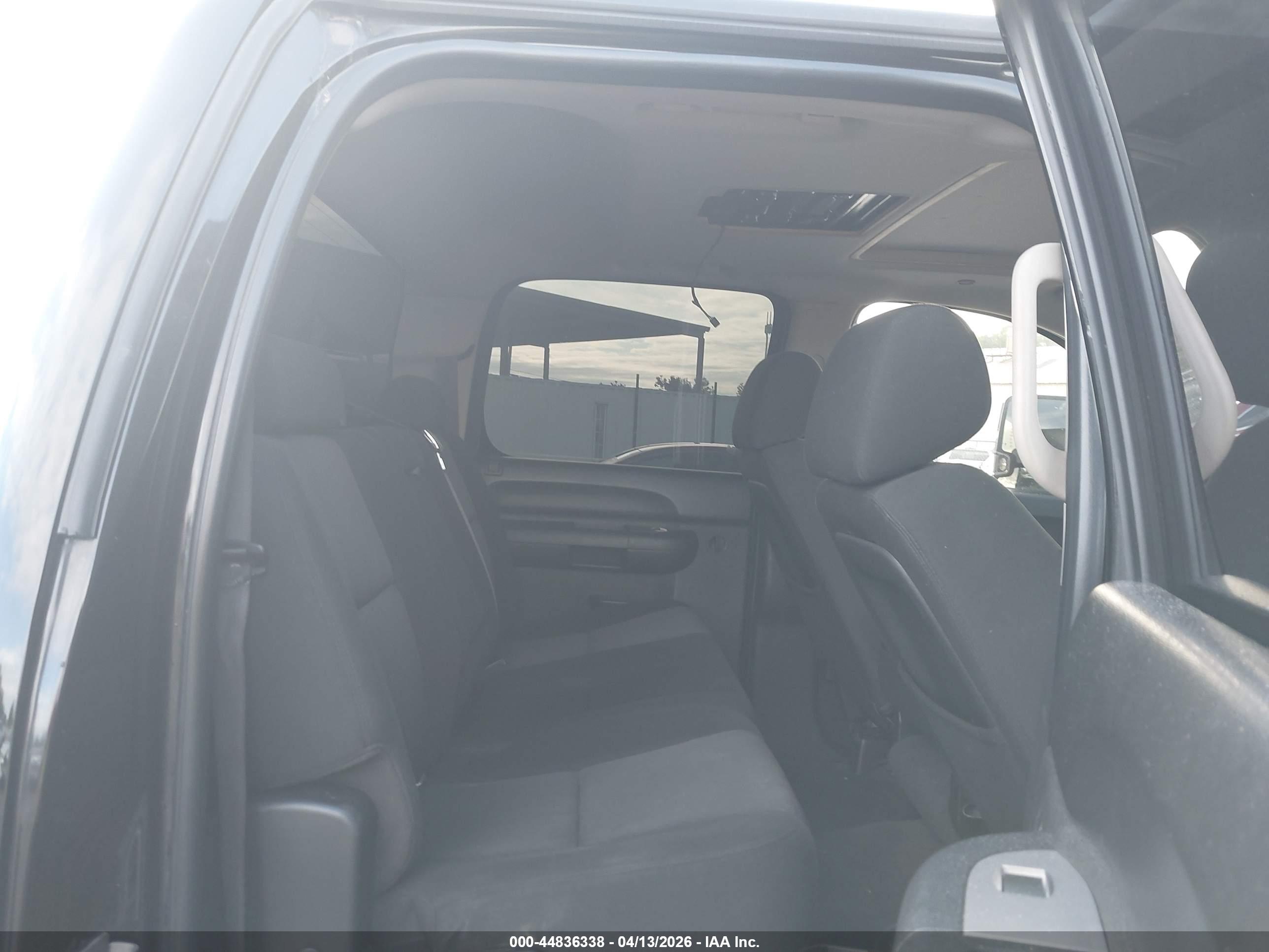 CHEVROLET SILVERADO image 8