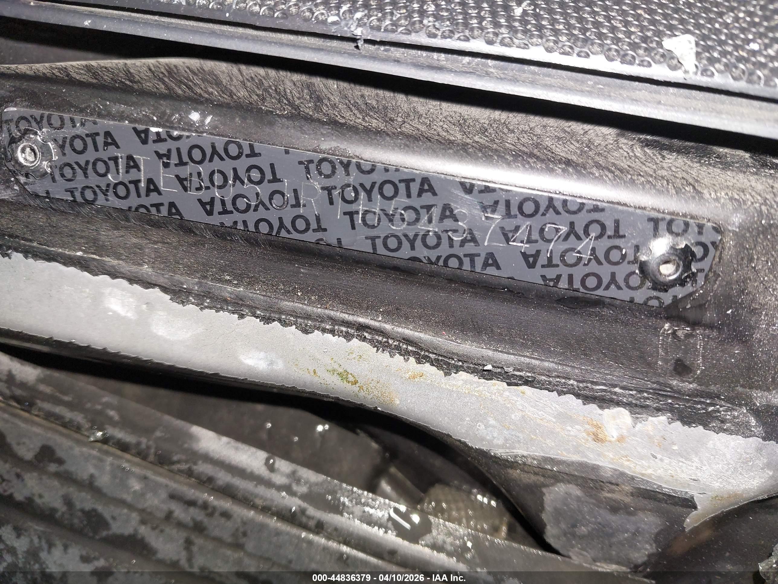 TOYOTA 4RUNNER image 9