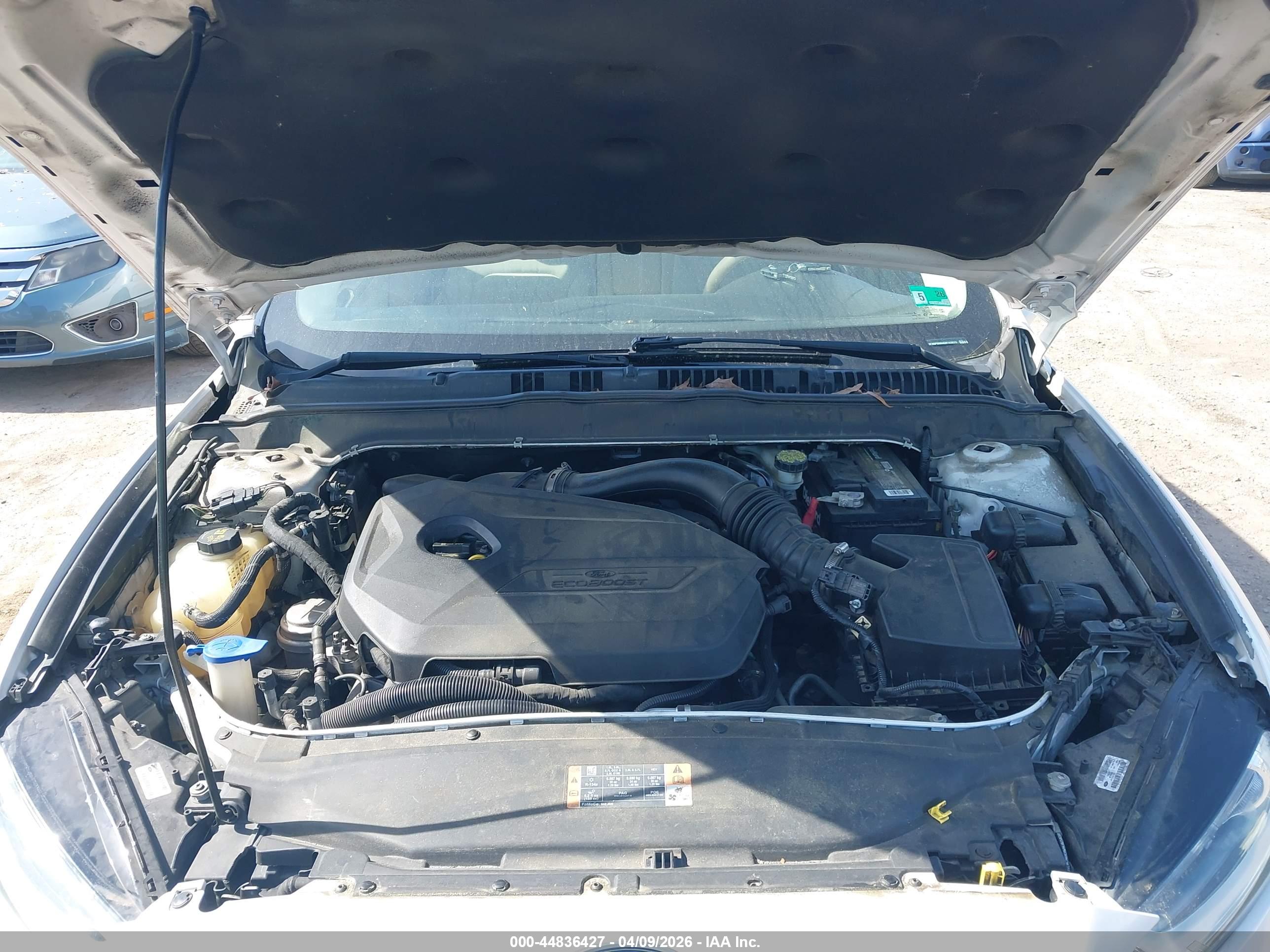 FORD FUSION image 10