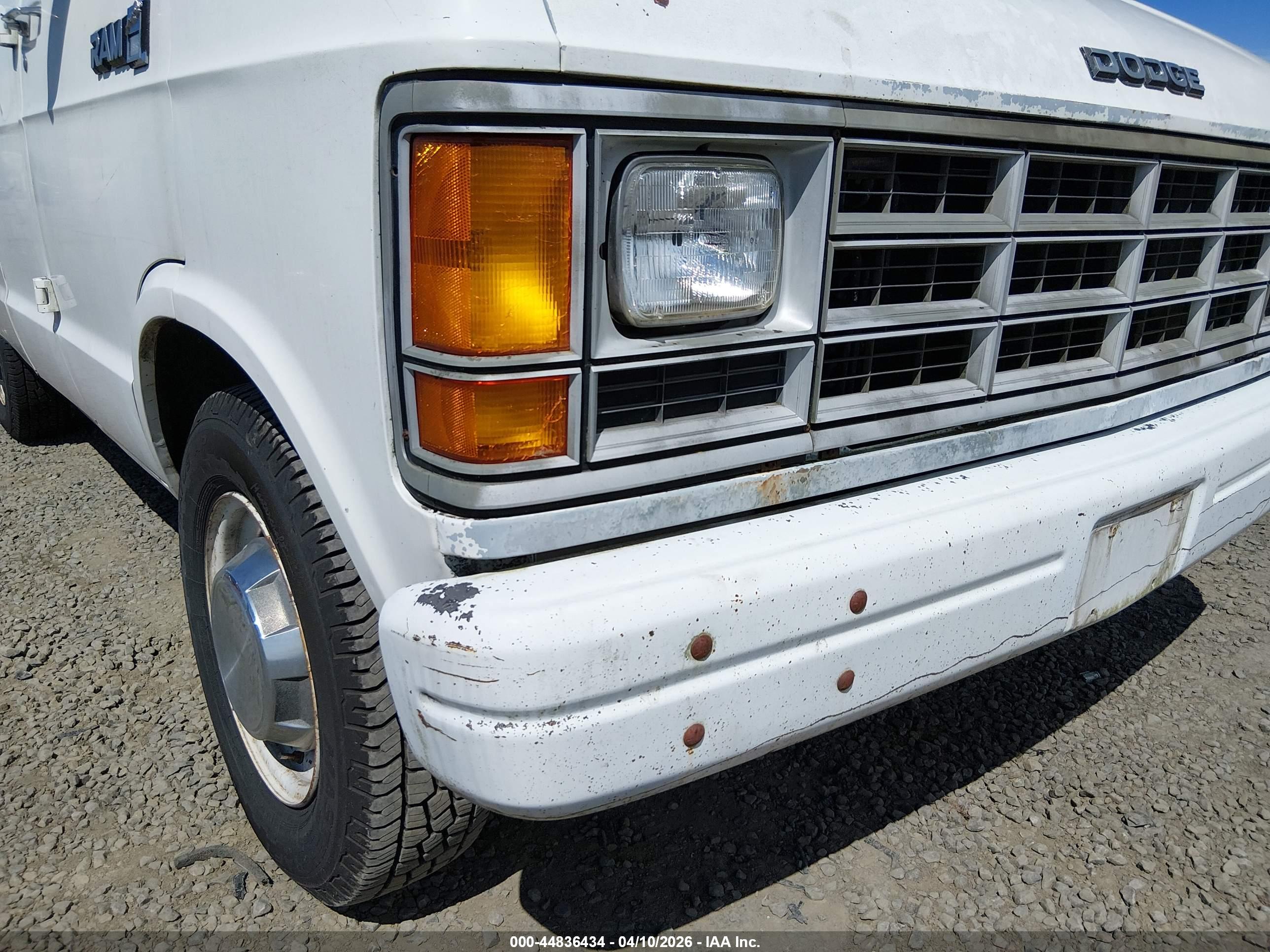 DODGE RAM image 6