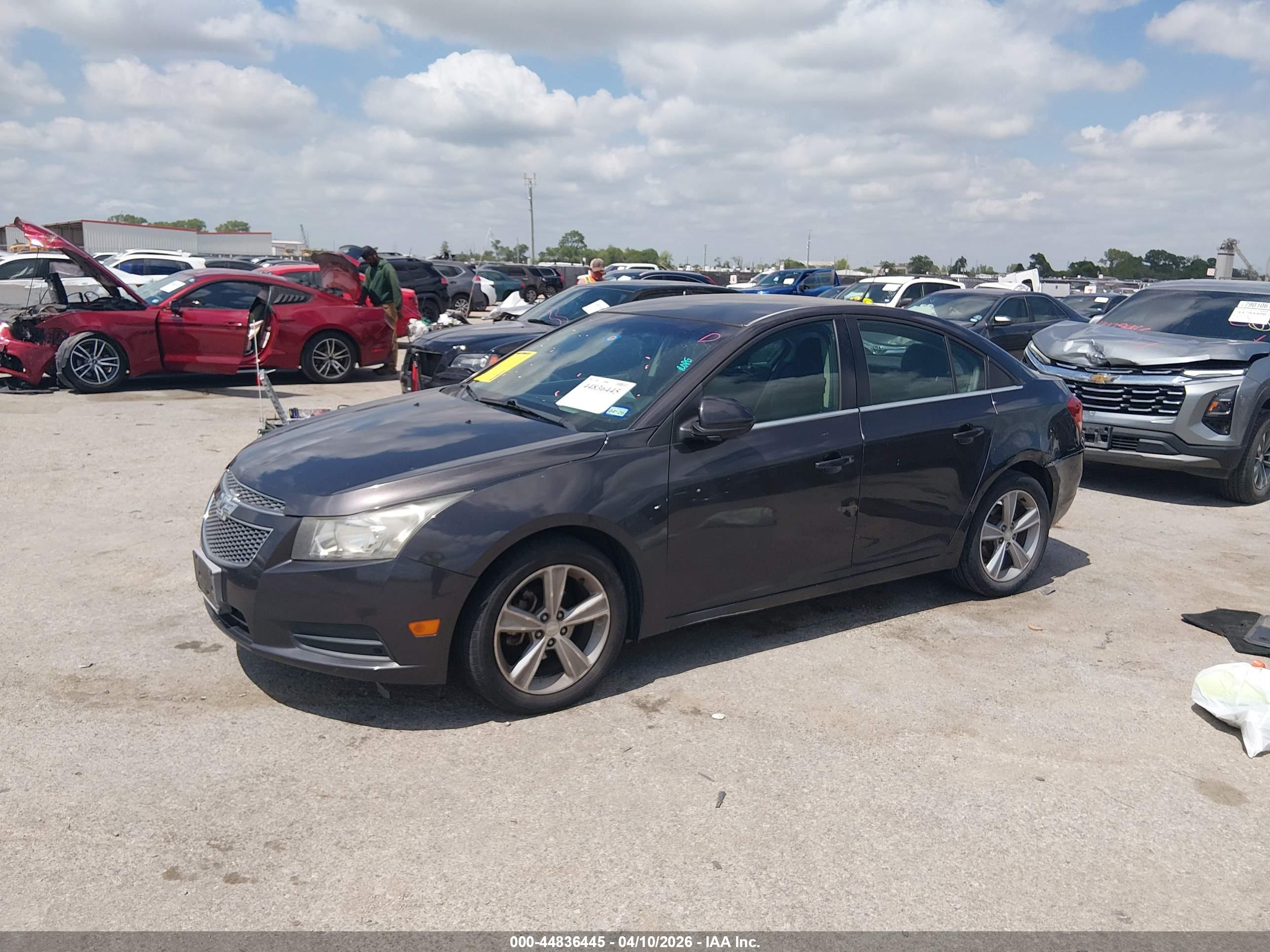CHEVROLET CRUZE image 2