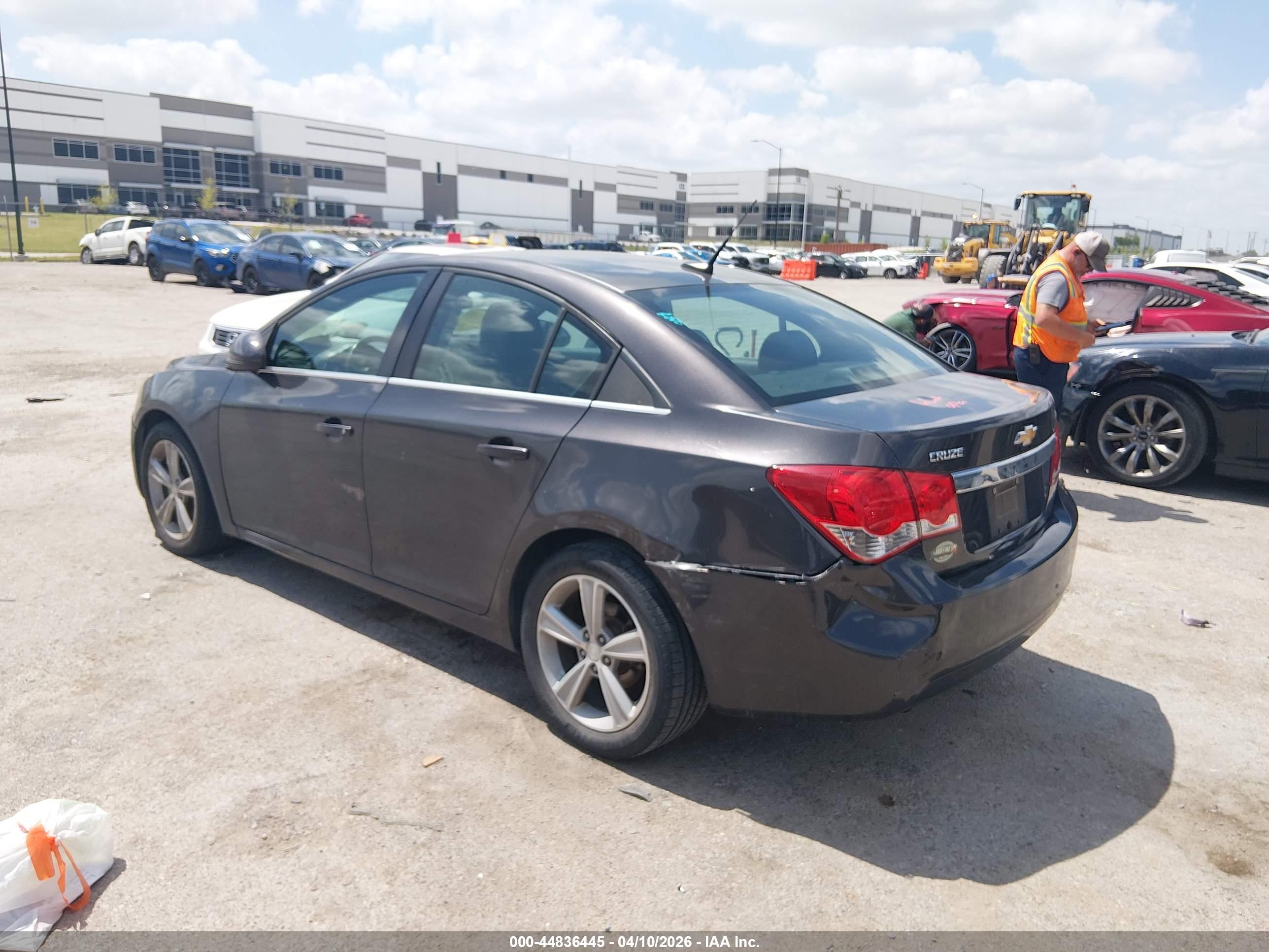 CHEVROLET CRUZE image 3