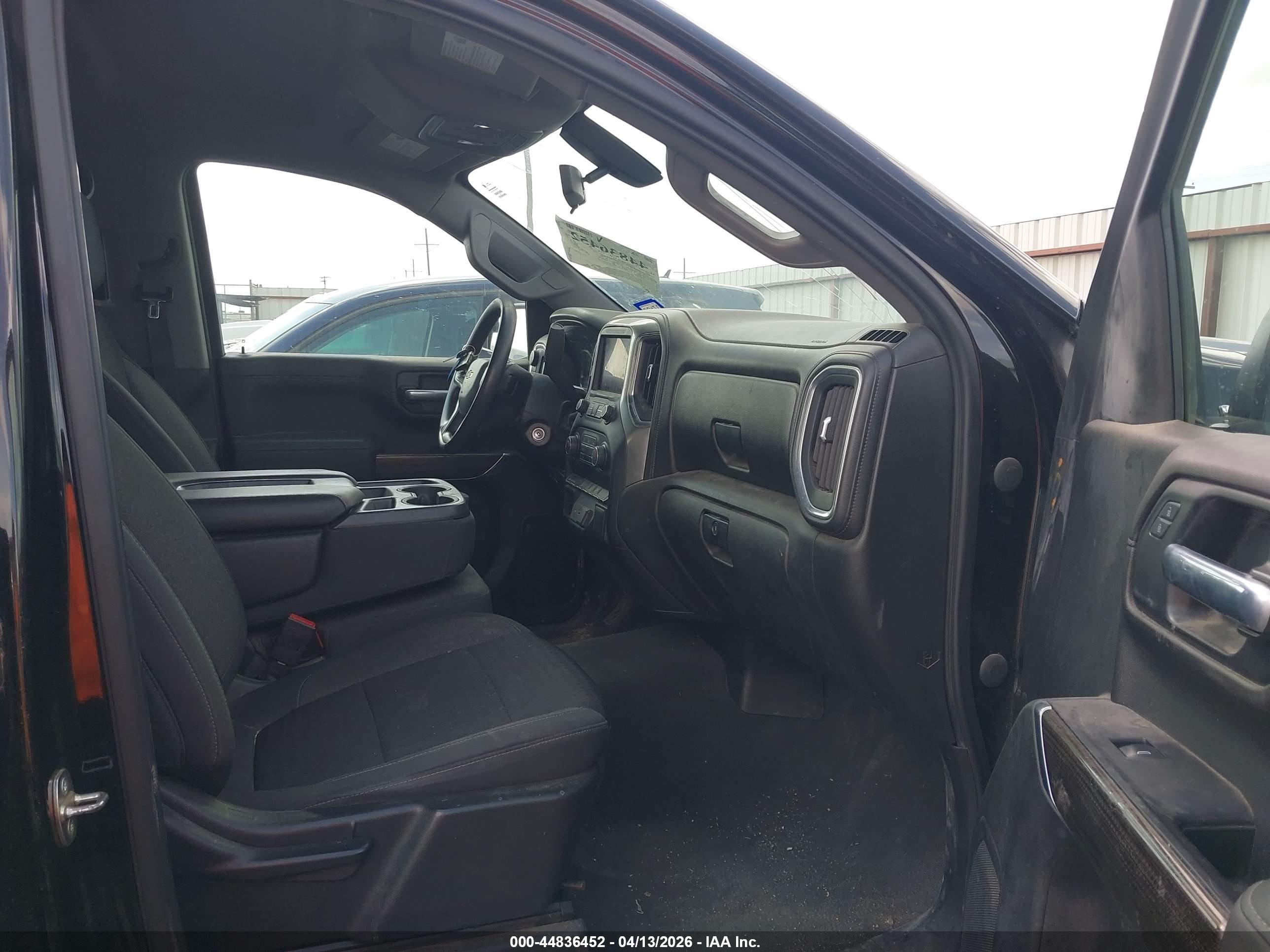 CHEVROLET SILVERADO image 5