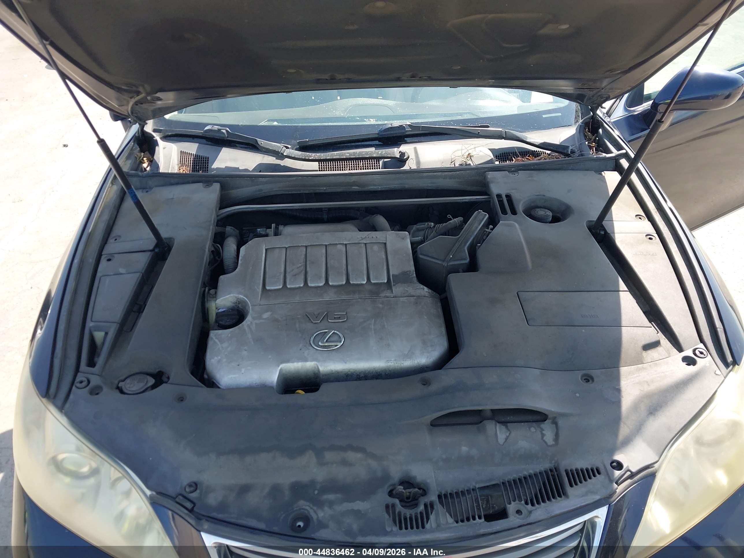 LEXUS ES image 10