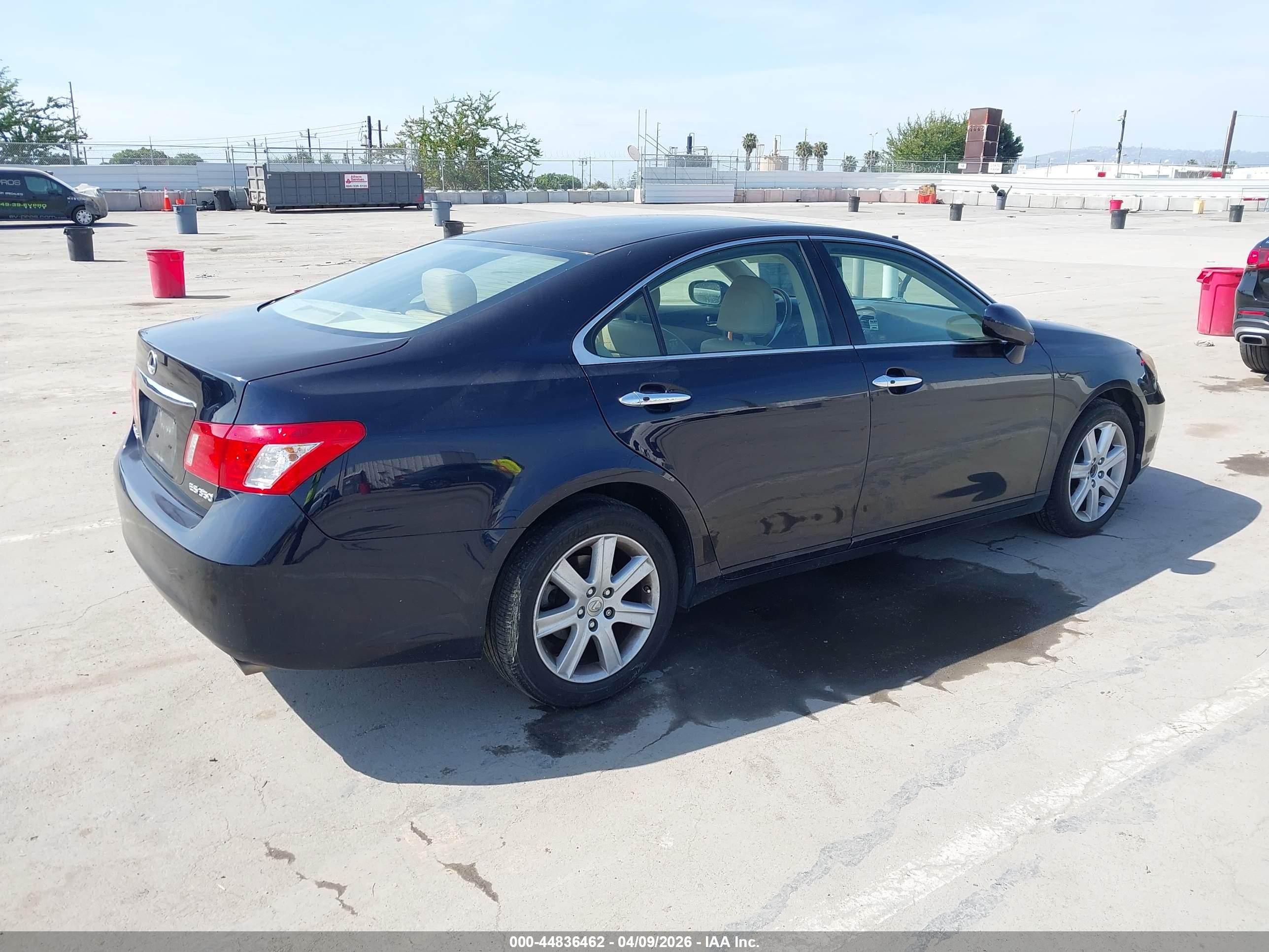 LEXUS ES image 4