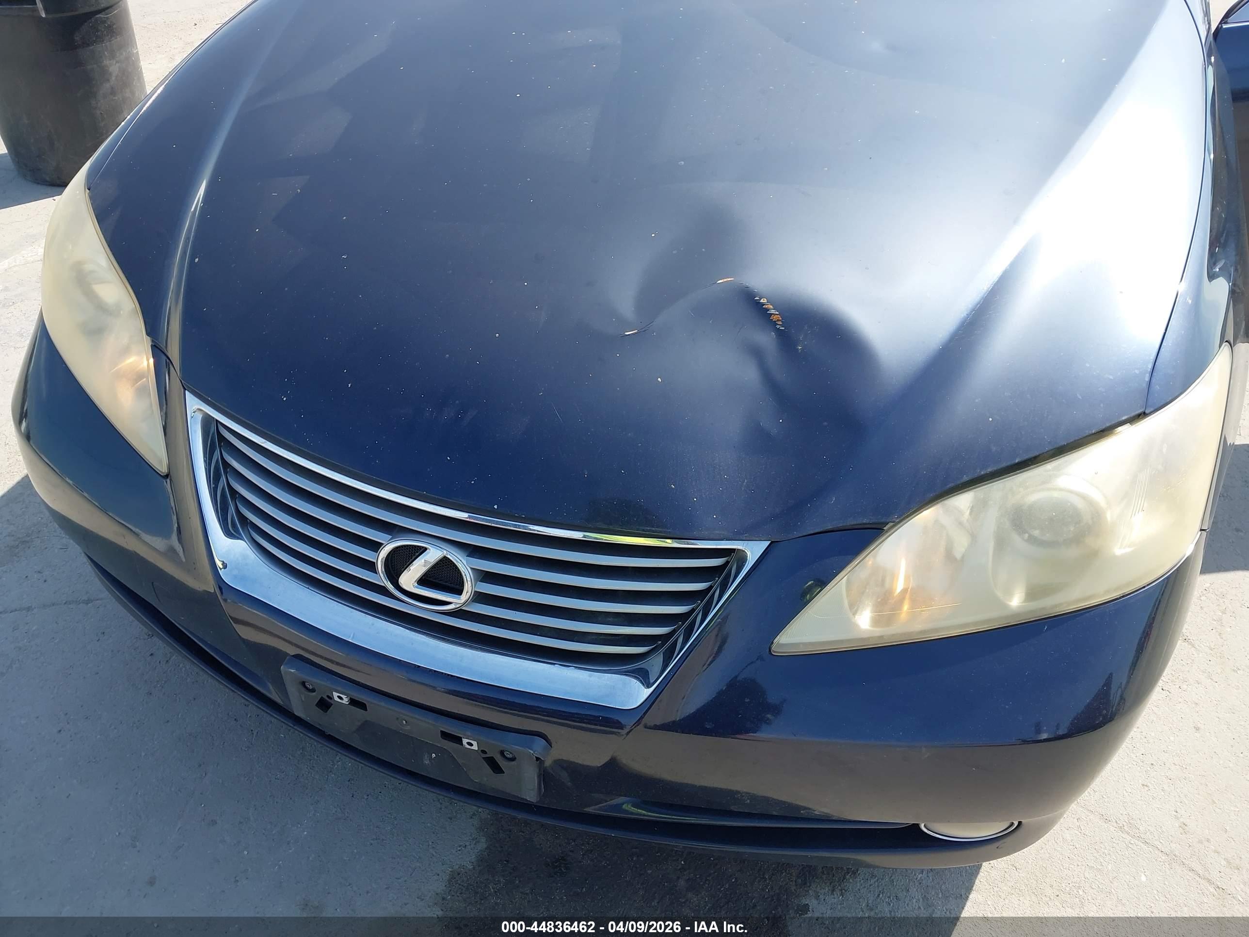 LEXUS ES image 6