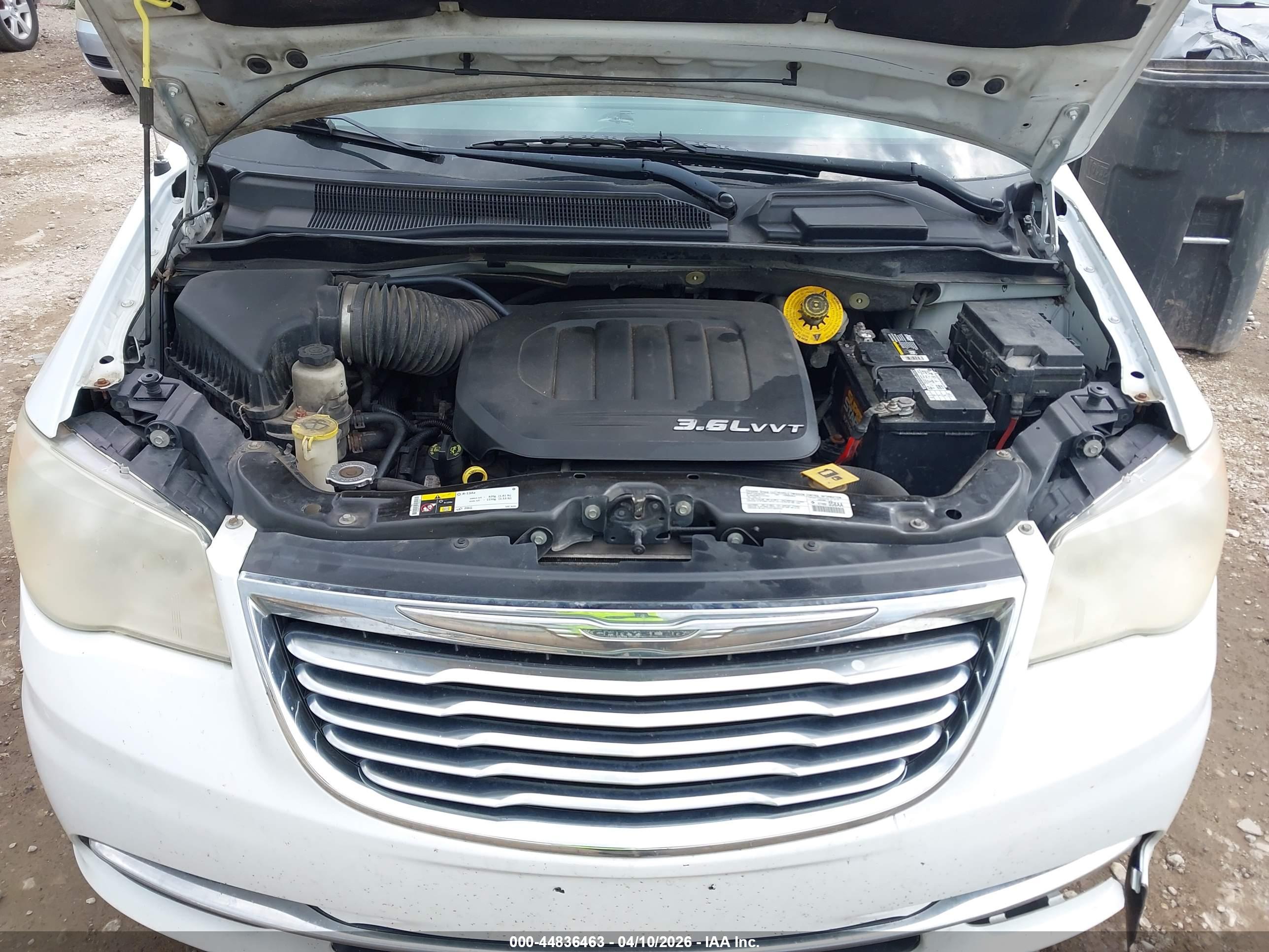 CHRYSLER TOWN image 10