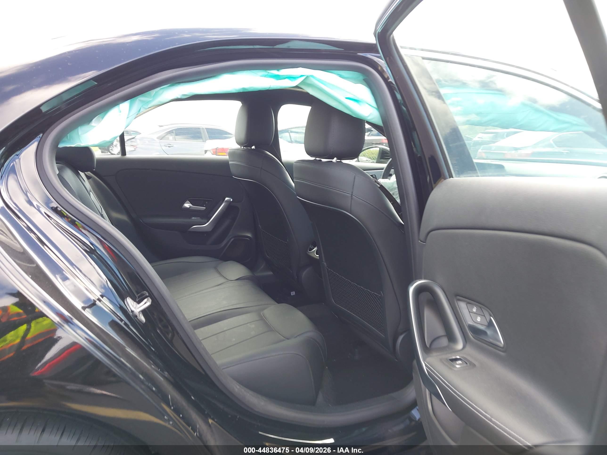 MERCEDES-BENZ A image 8