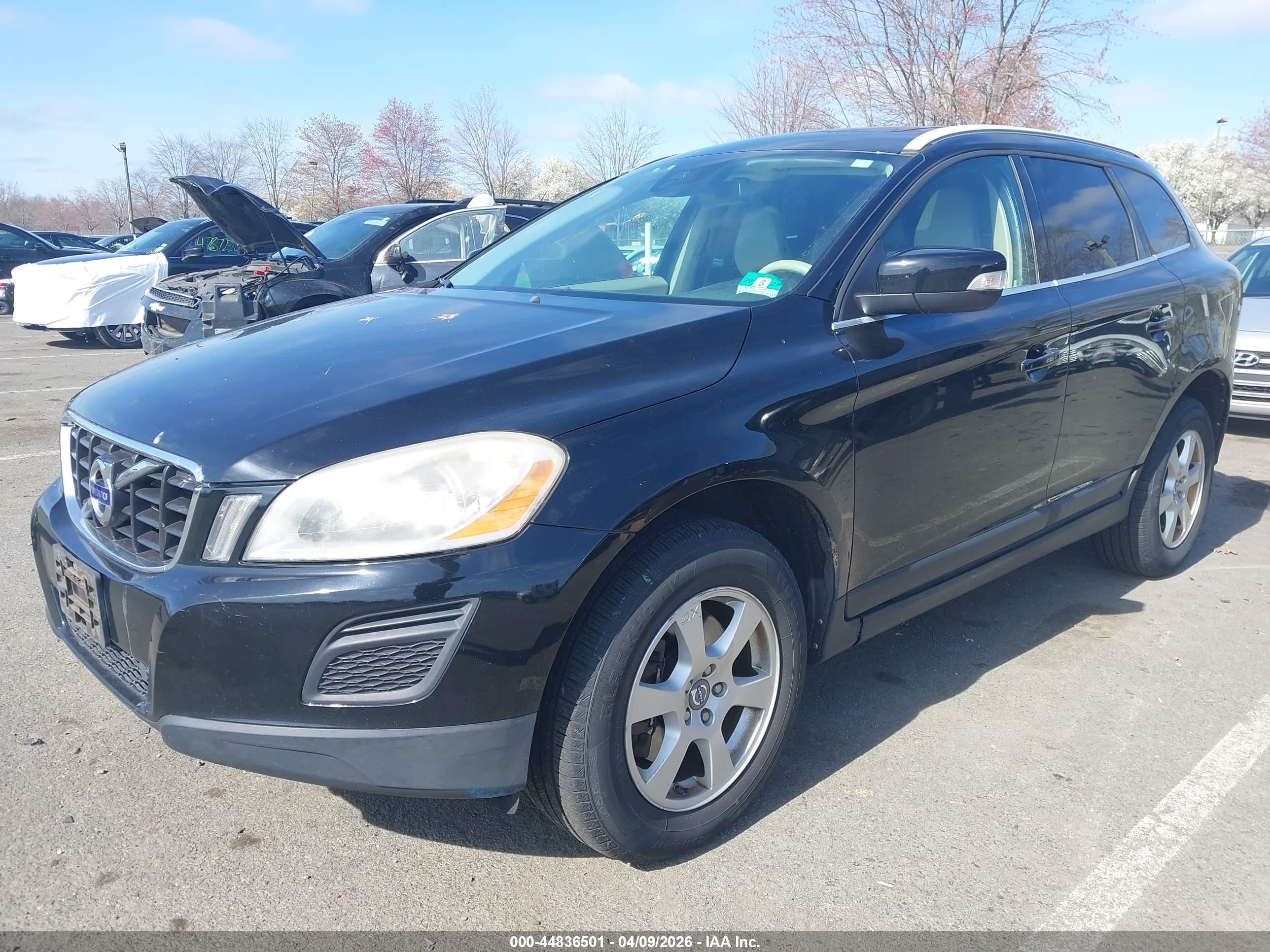 VOLVO XC60 image 6