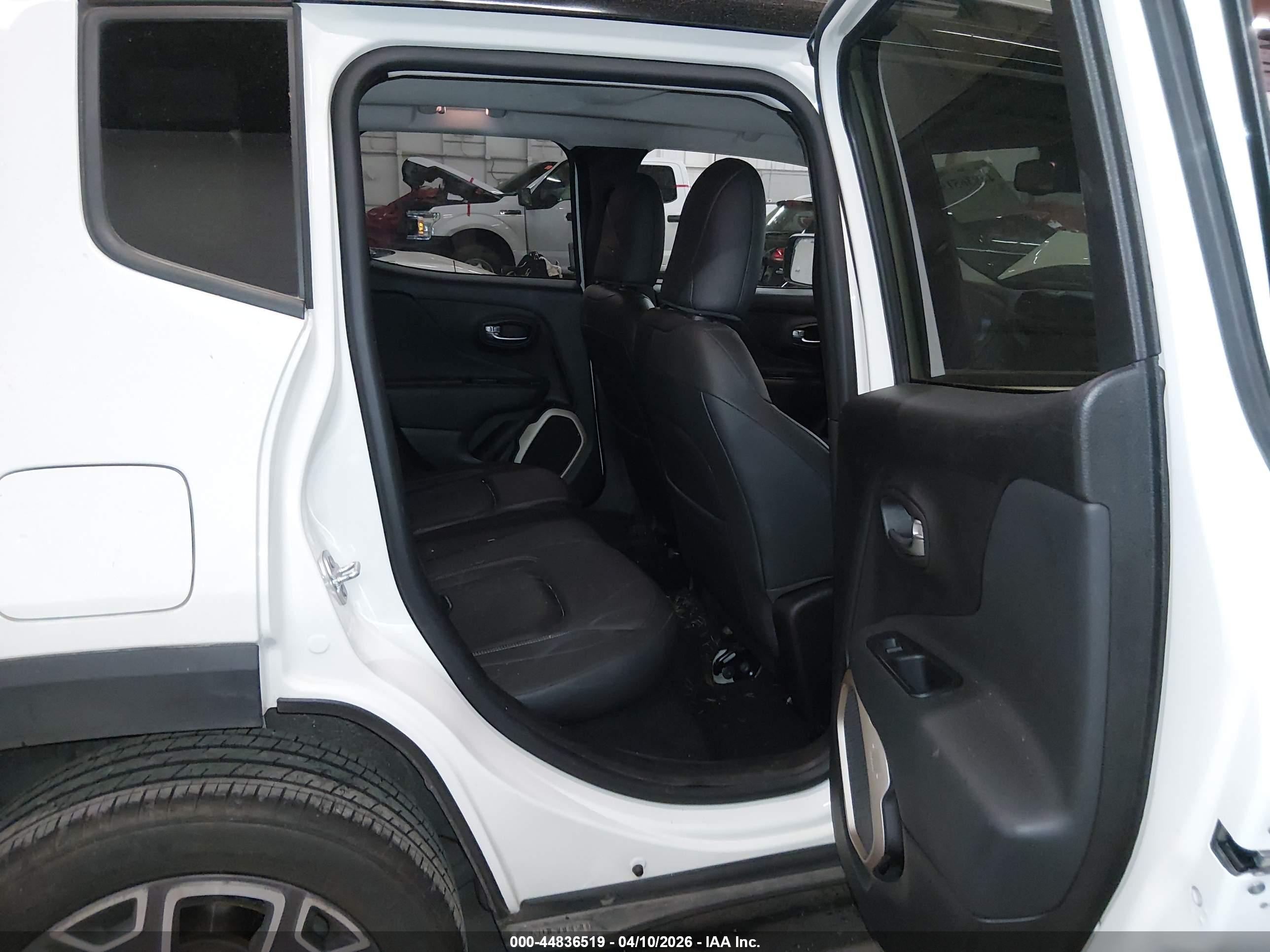 JEEP RENEGADE image 8
