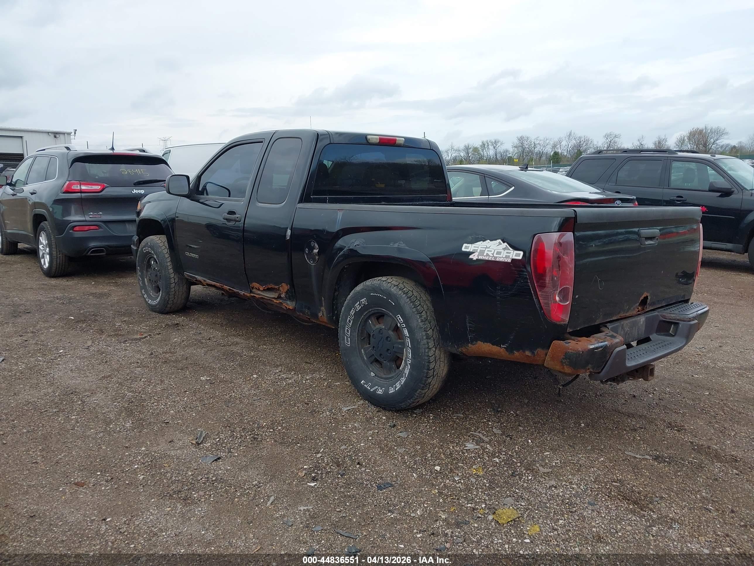 CHEVROLET COLORADO image 3
