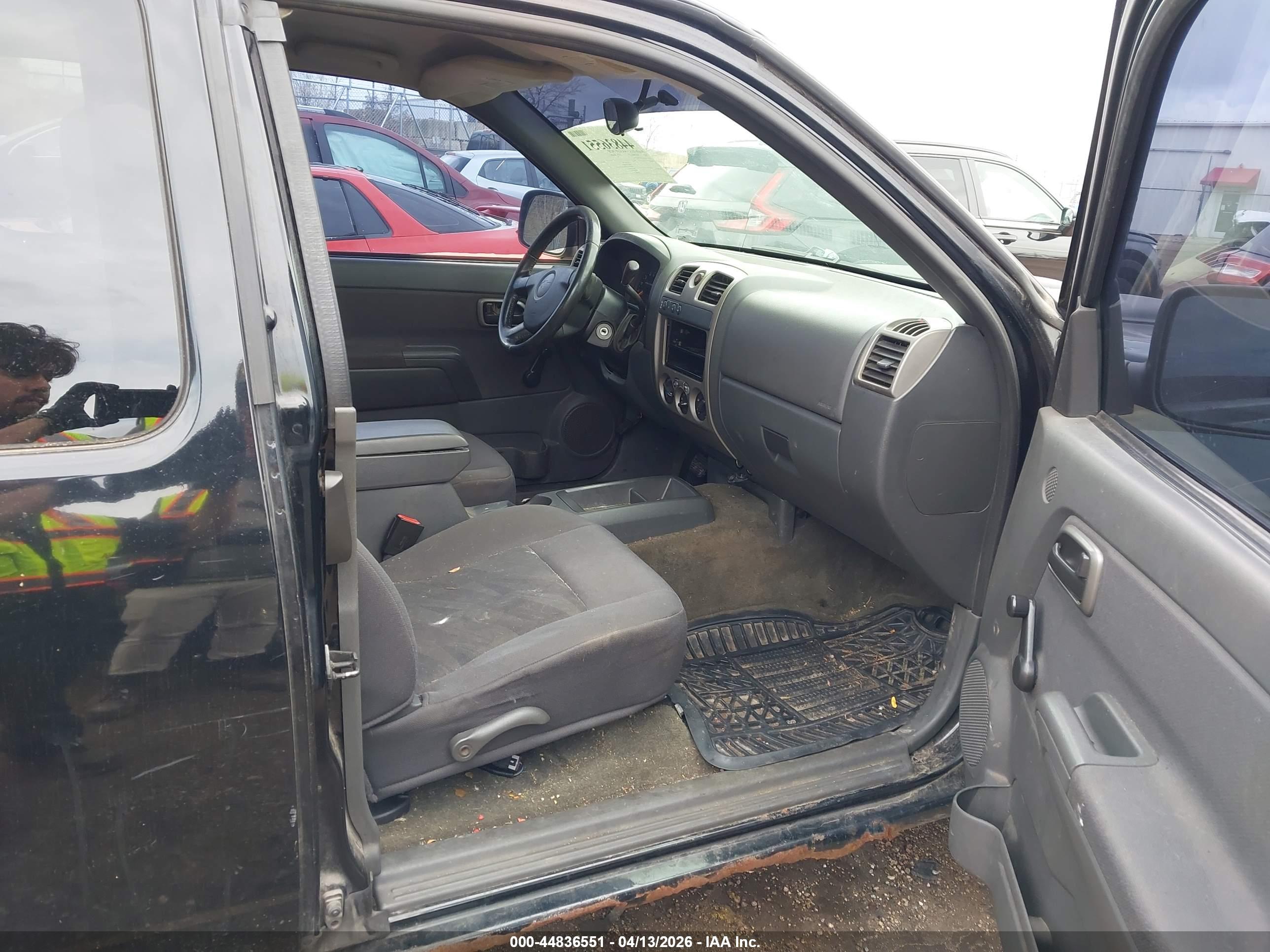 CHEVROLET COLORADO image 5