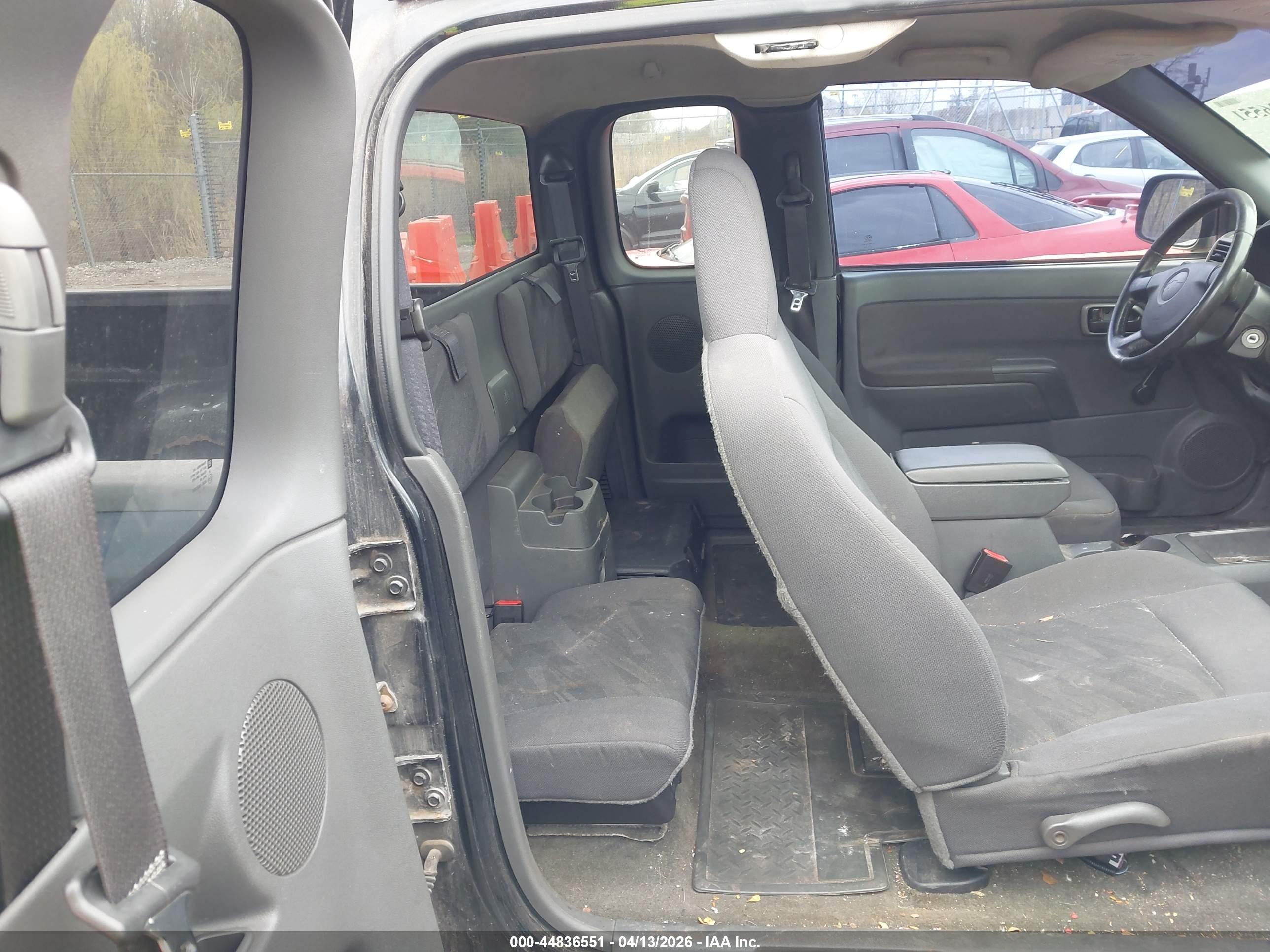 CHEVROLET COLORADO image 8