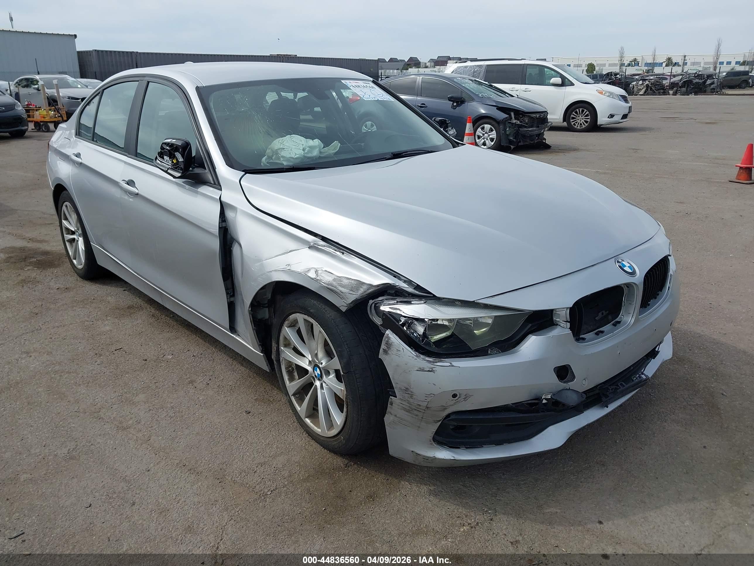BMW 320I image 6