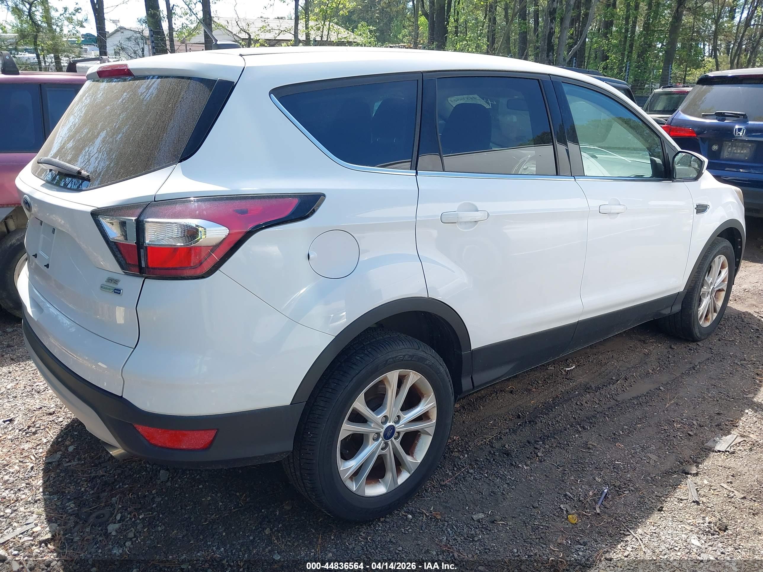 FORD ESCAPE image 4