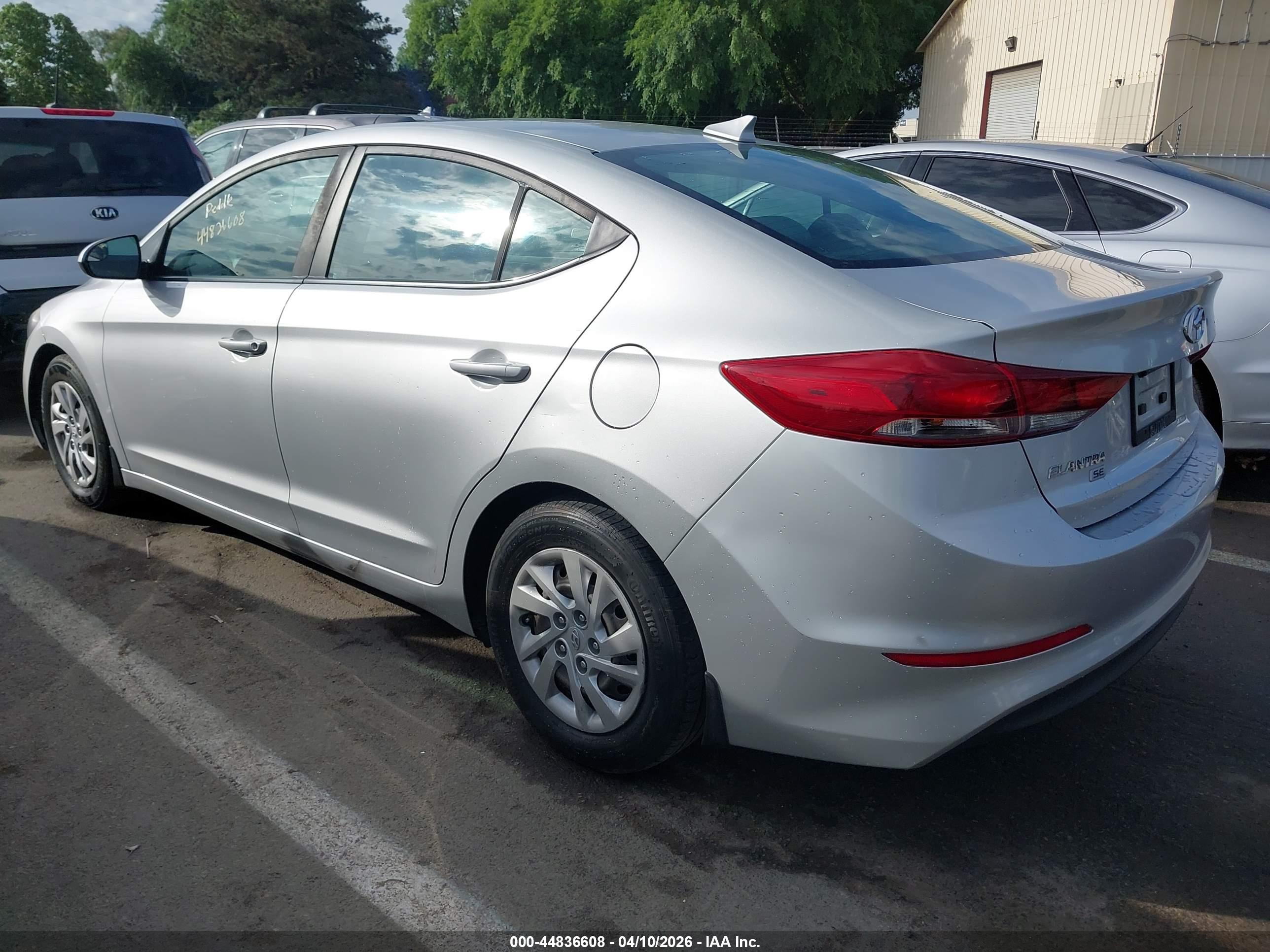 HYUNDAI ELANTRA image 3