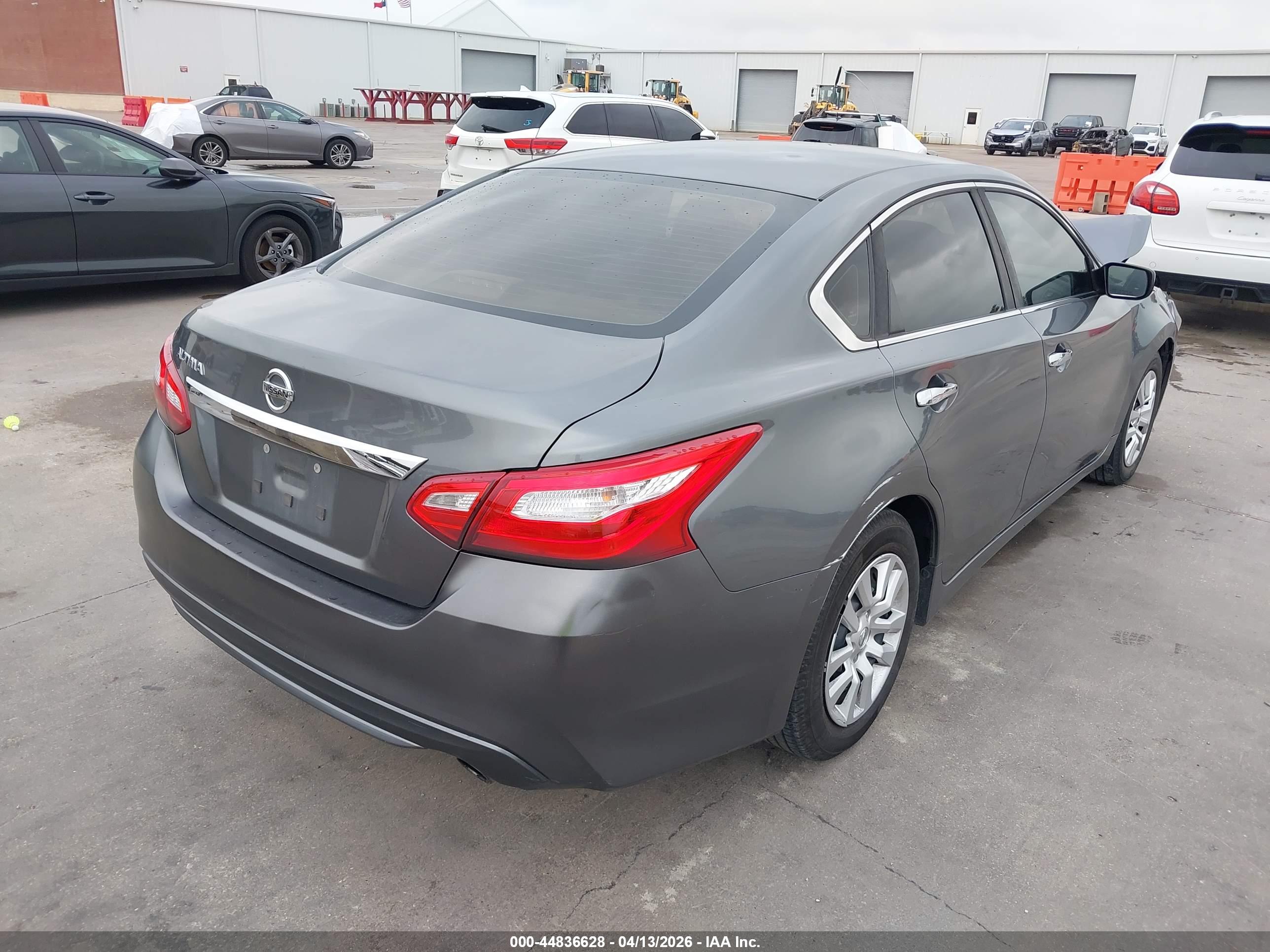 NISSAN ALTIMA image 4