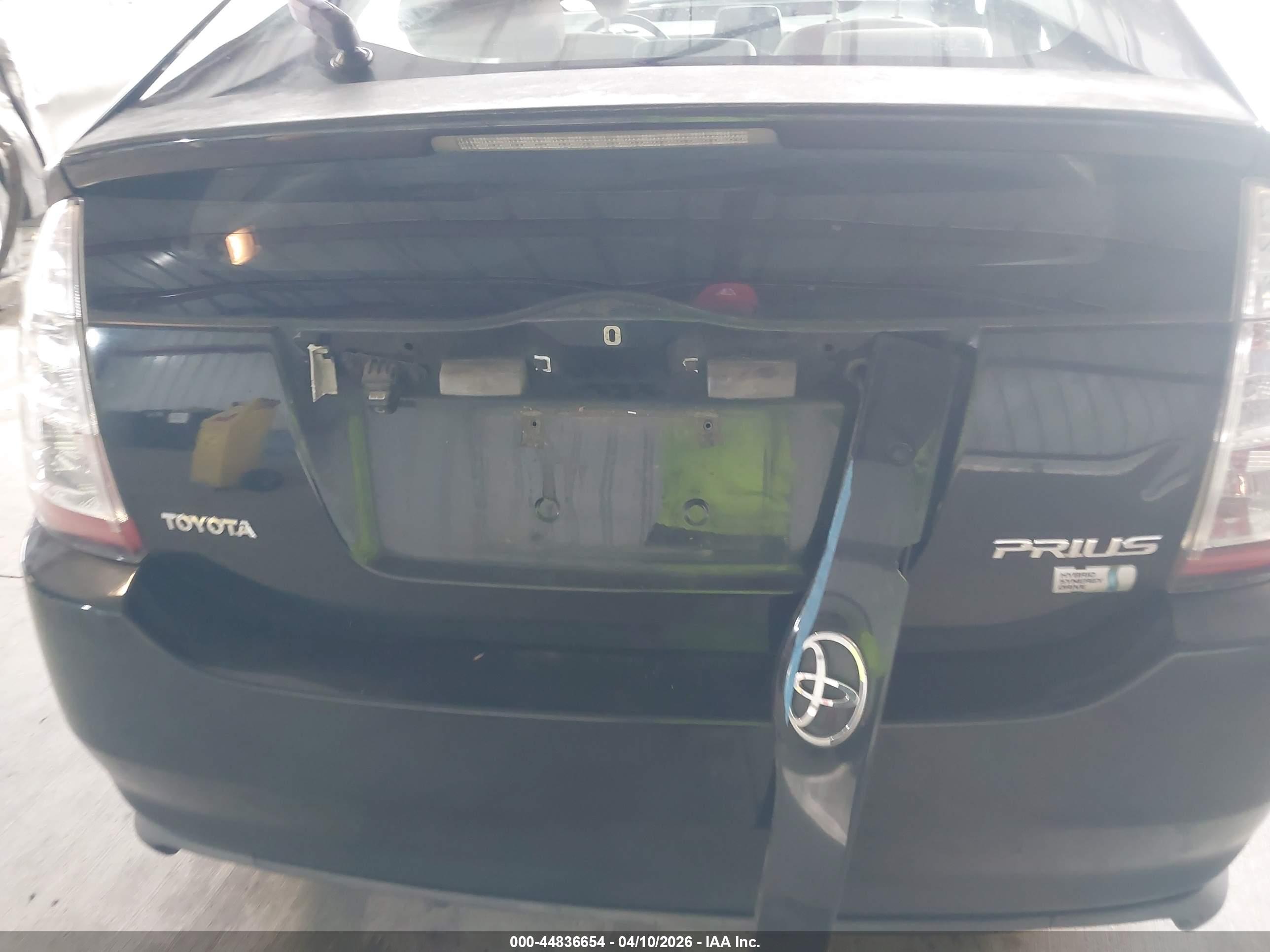 TOYOTA PRIUS image 6