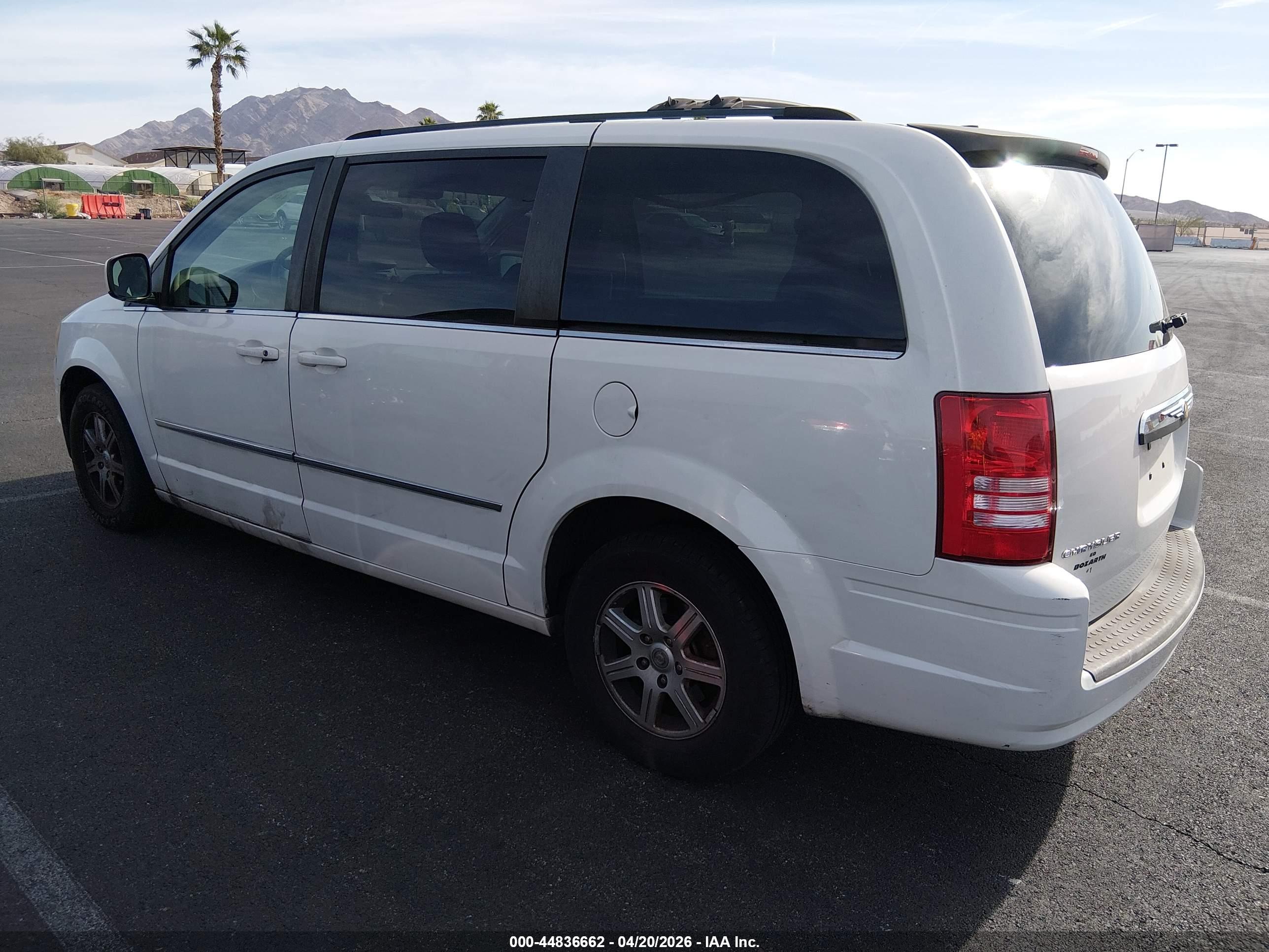 CHRYSLER TOWN image 3