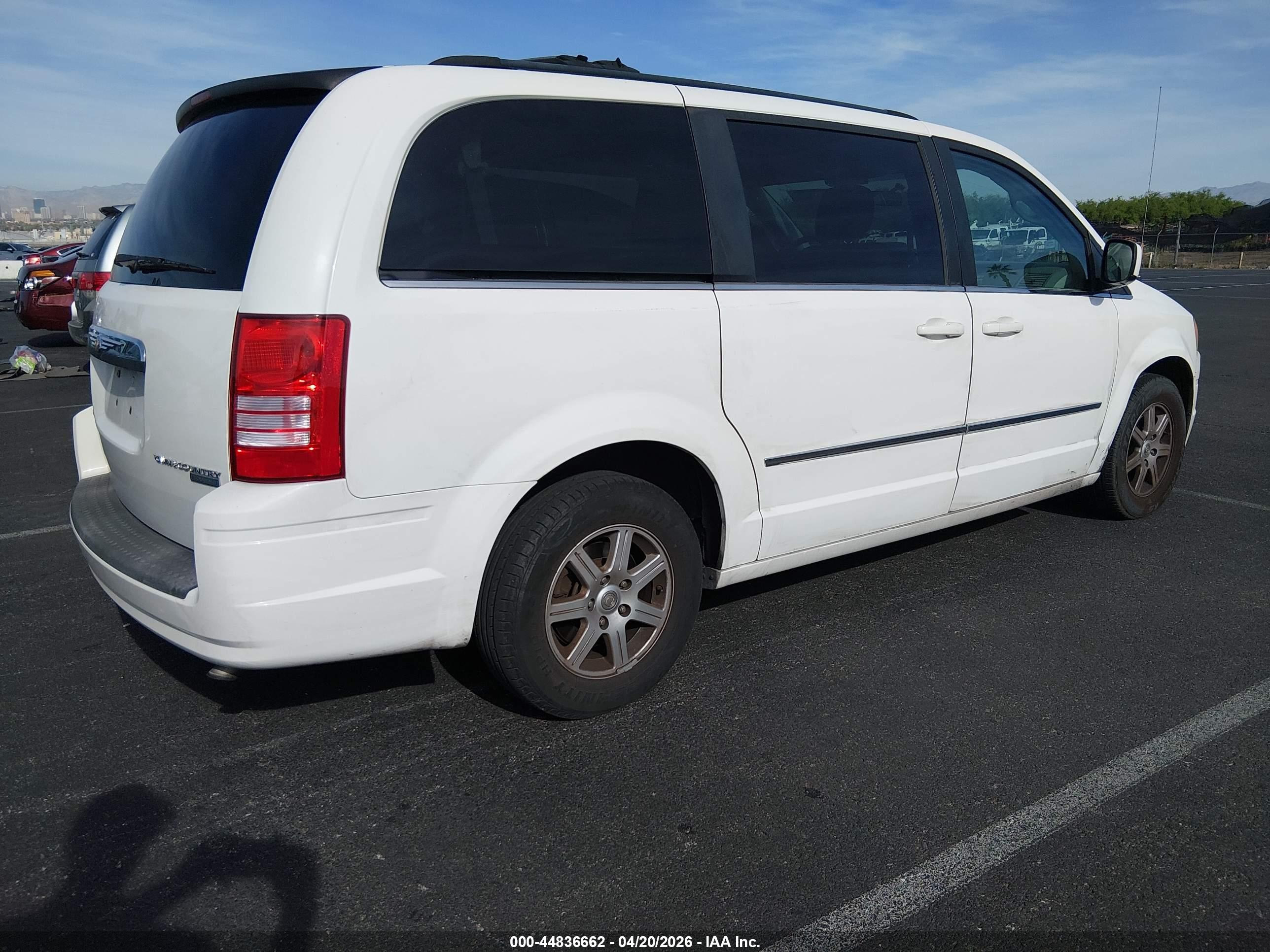 CHRYSLER TOWN image 4