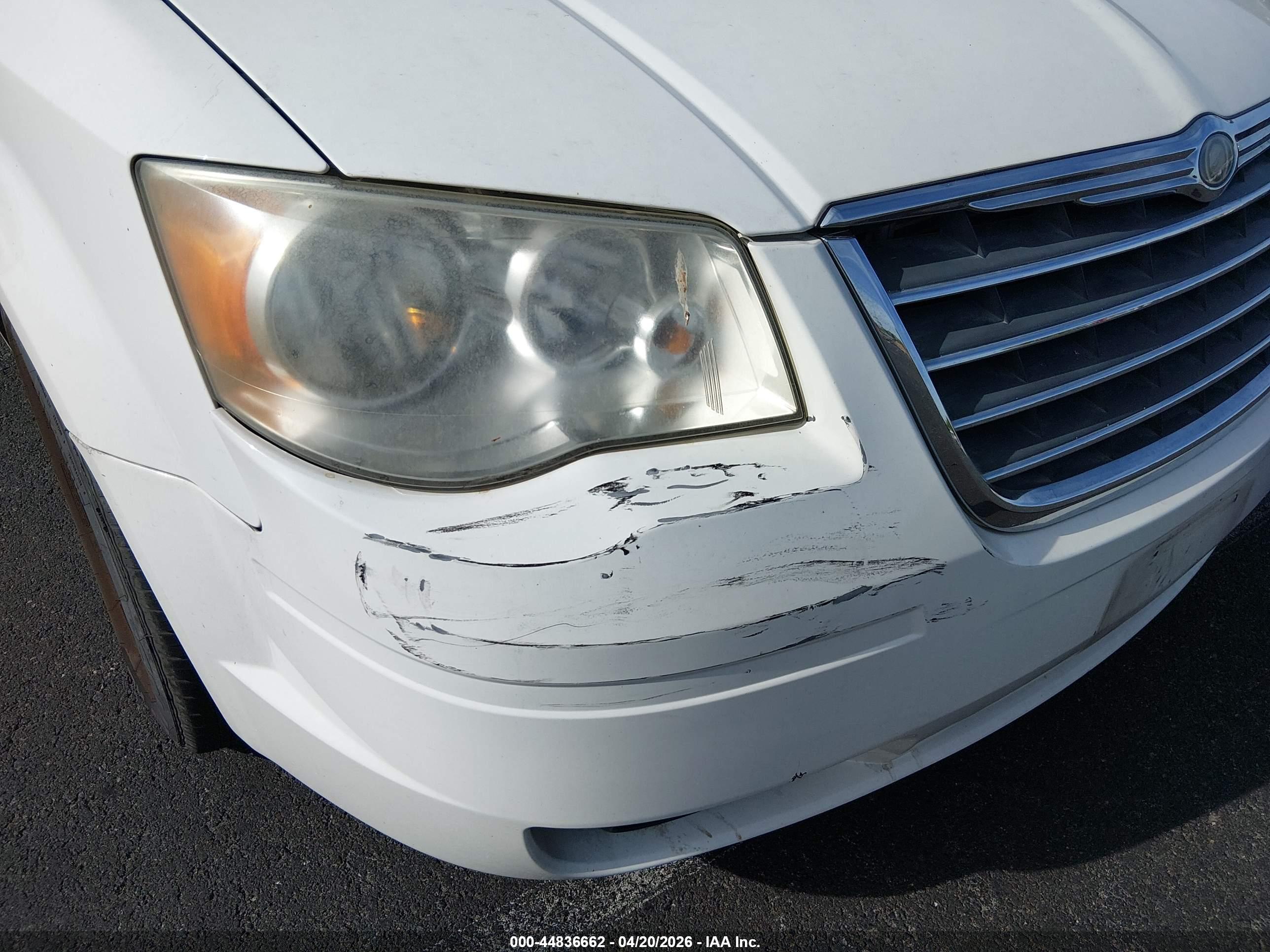 CHRYSLER TOWN image 6