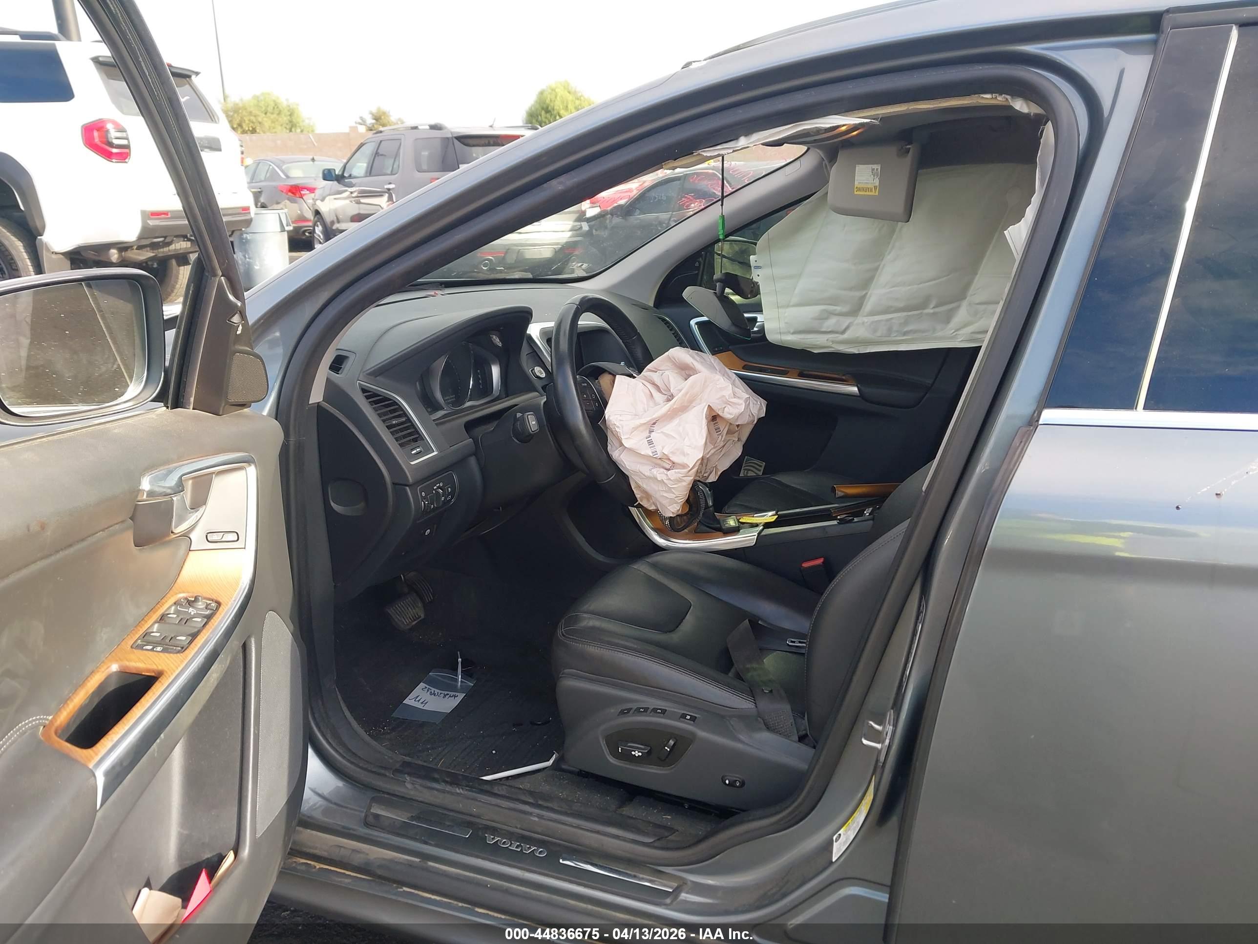 VOLVO XC60 image 5