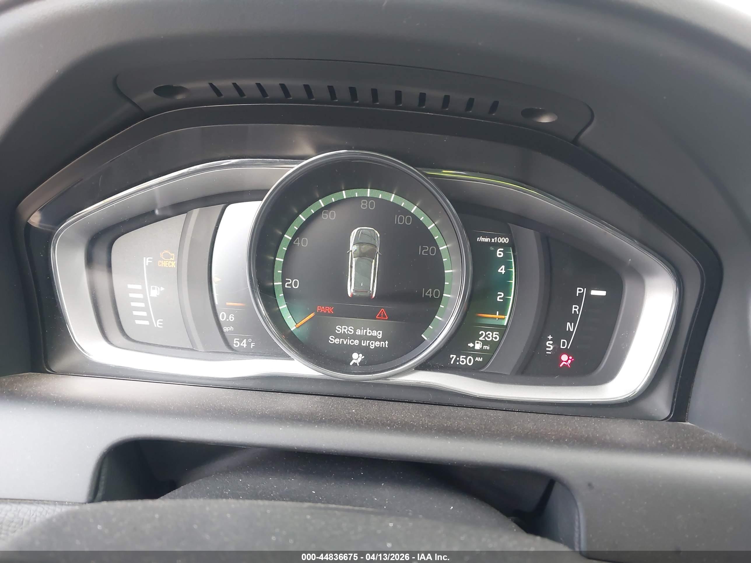 VOLVO XC60 image 7