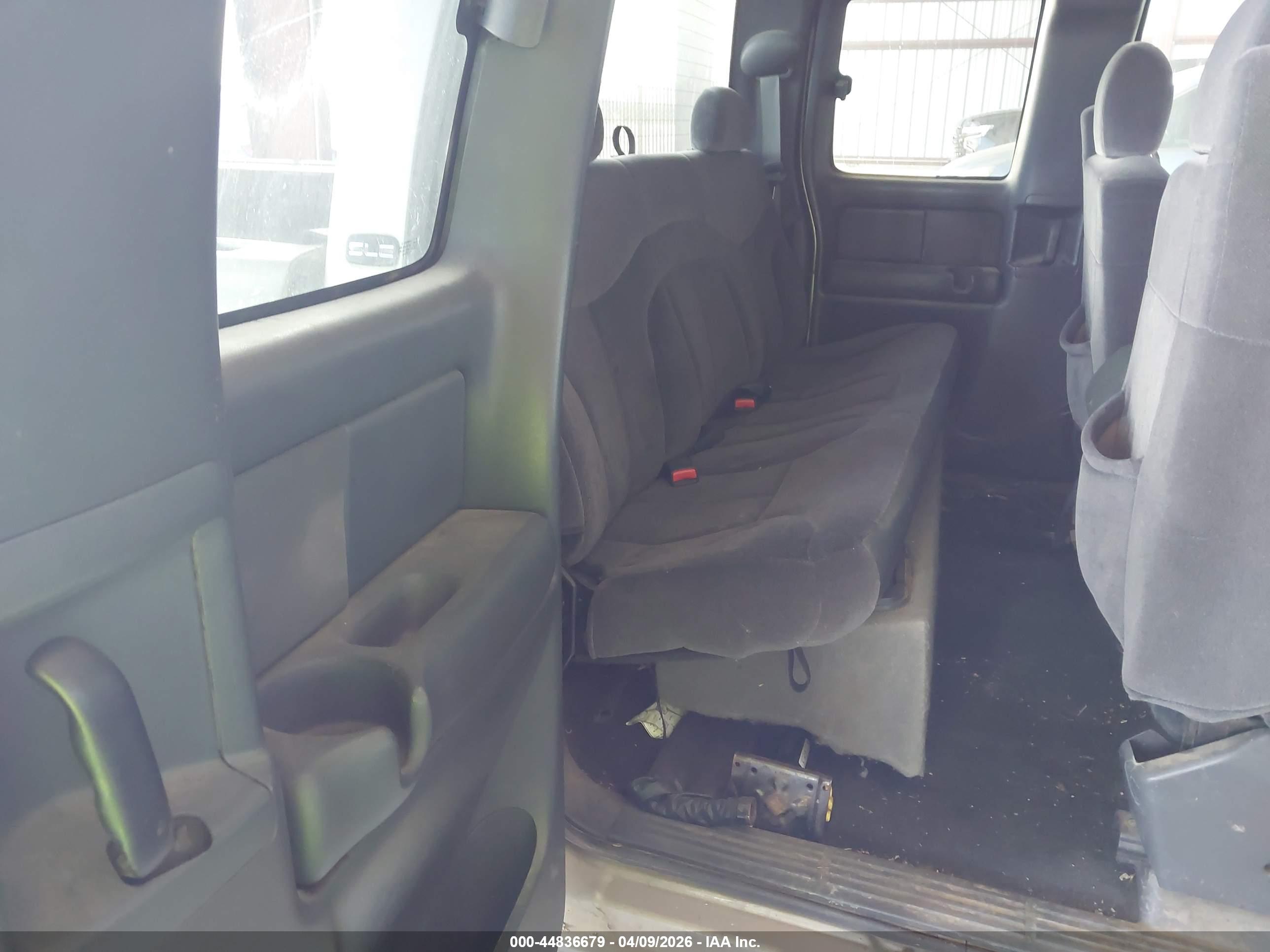 GMC SIERRA image 8