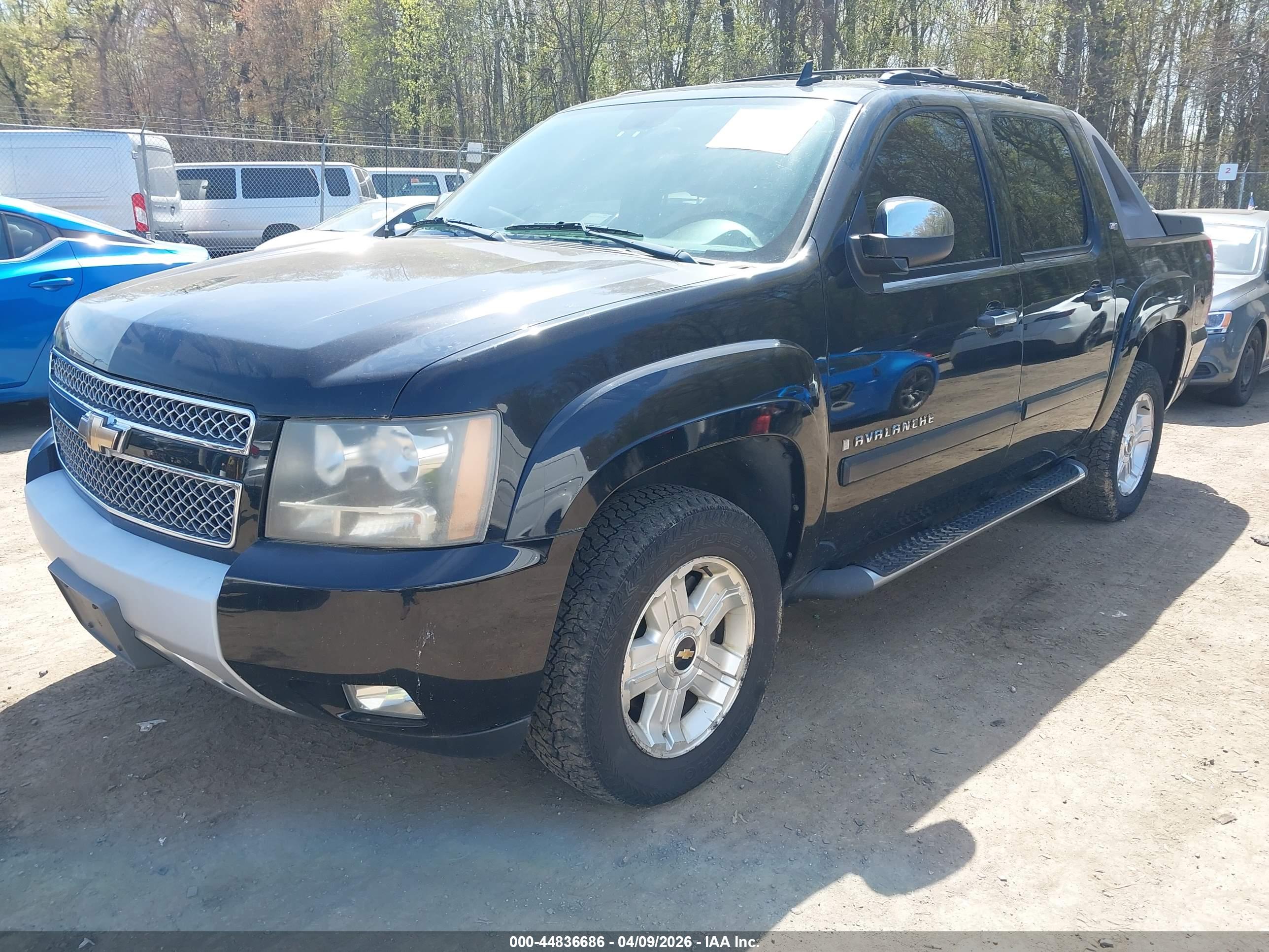 CHEVROLET AVALANCHE image 2