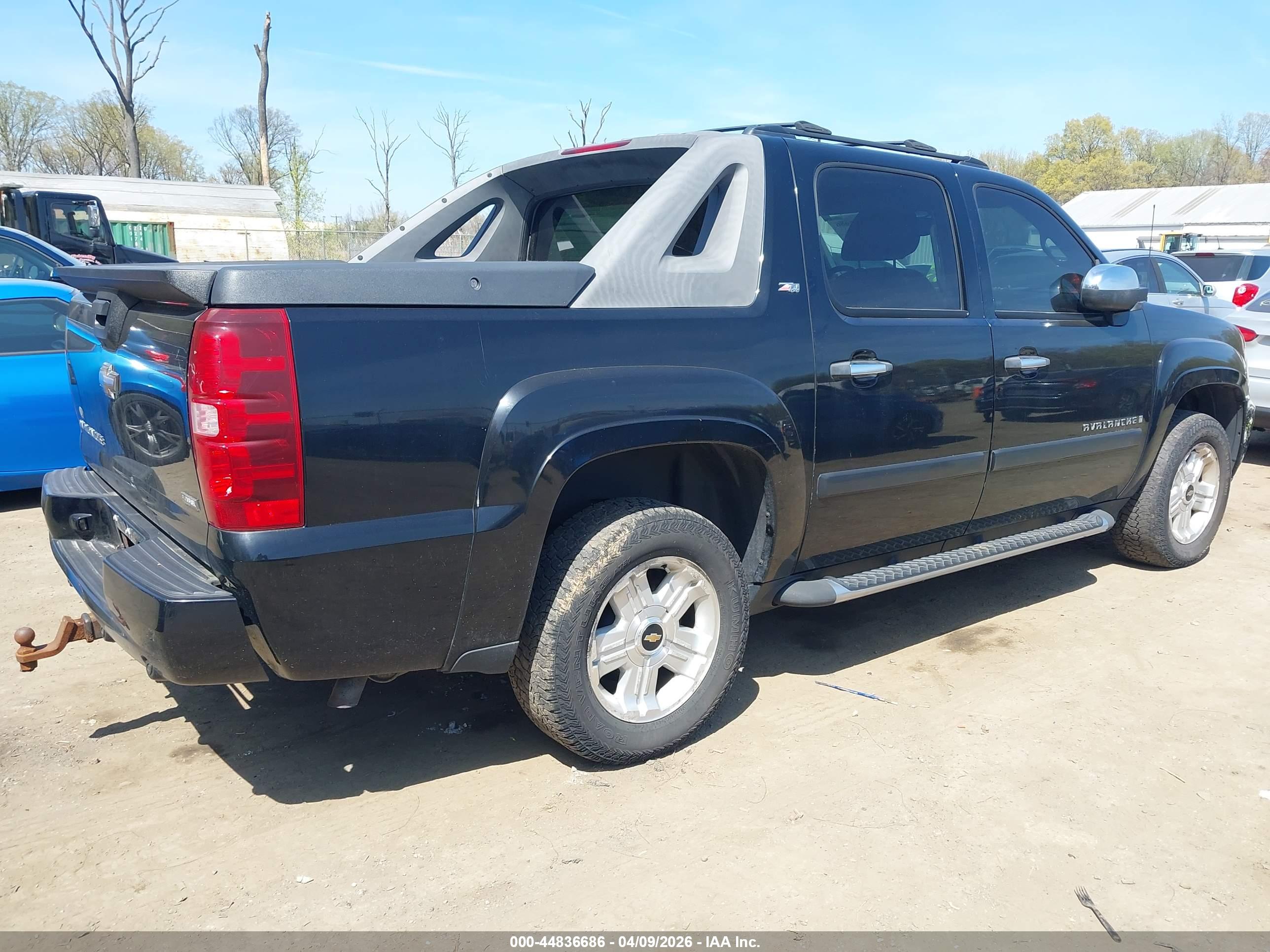 CHEVROLET AVALANCHE image 4