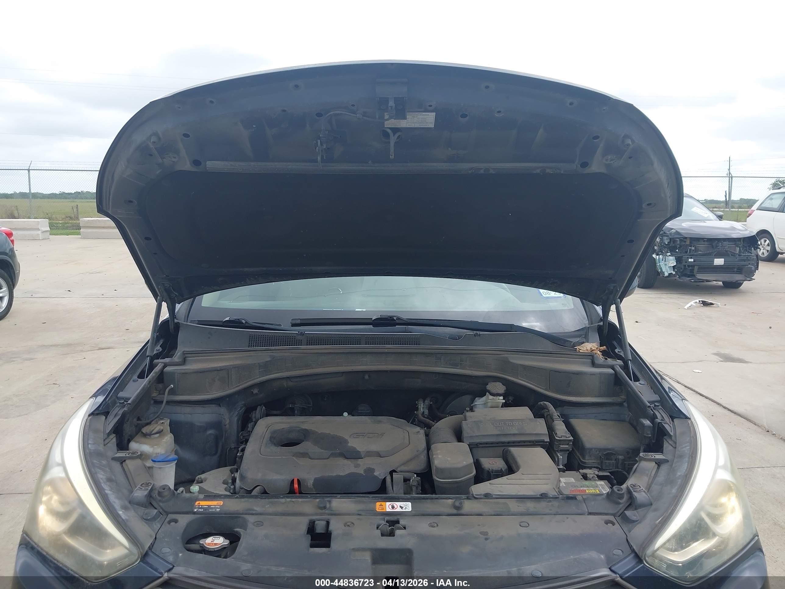 HYUNDAI SANTA image 10