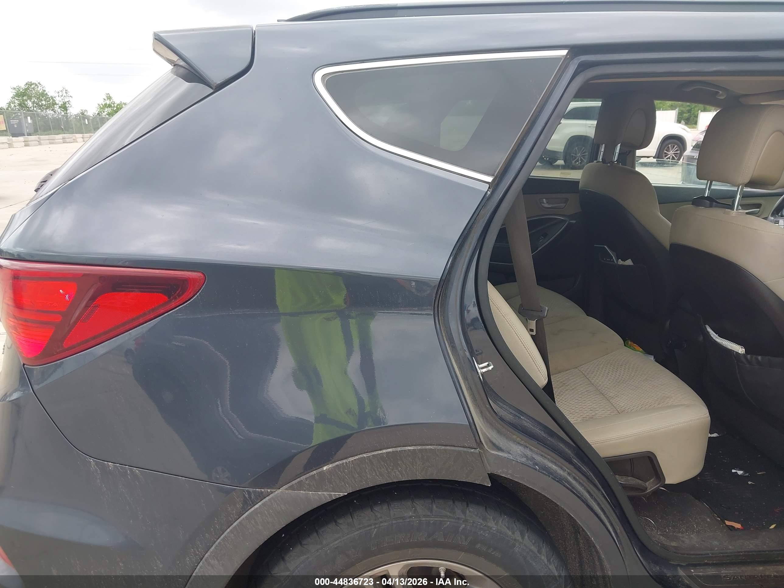 HYUNDAI SANTA image 8
