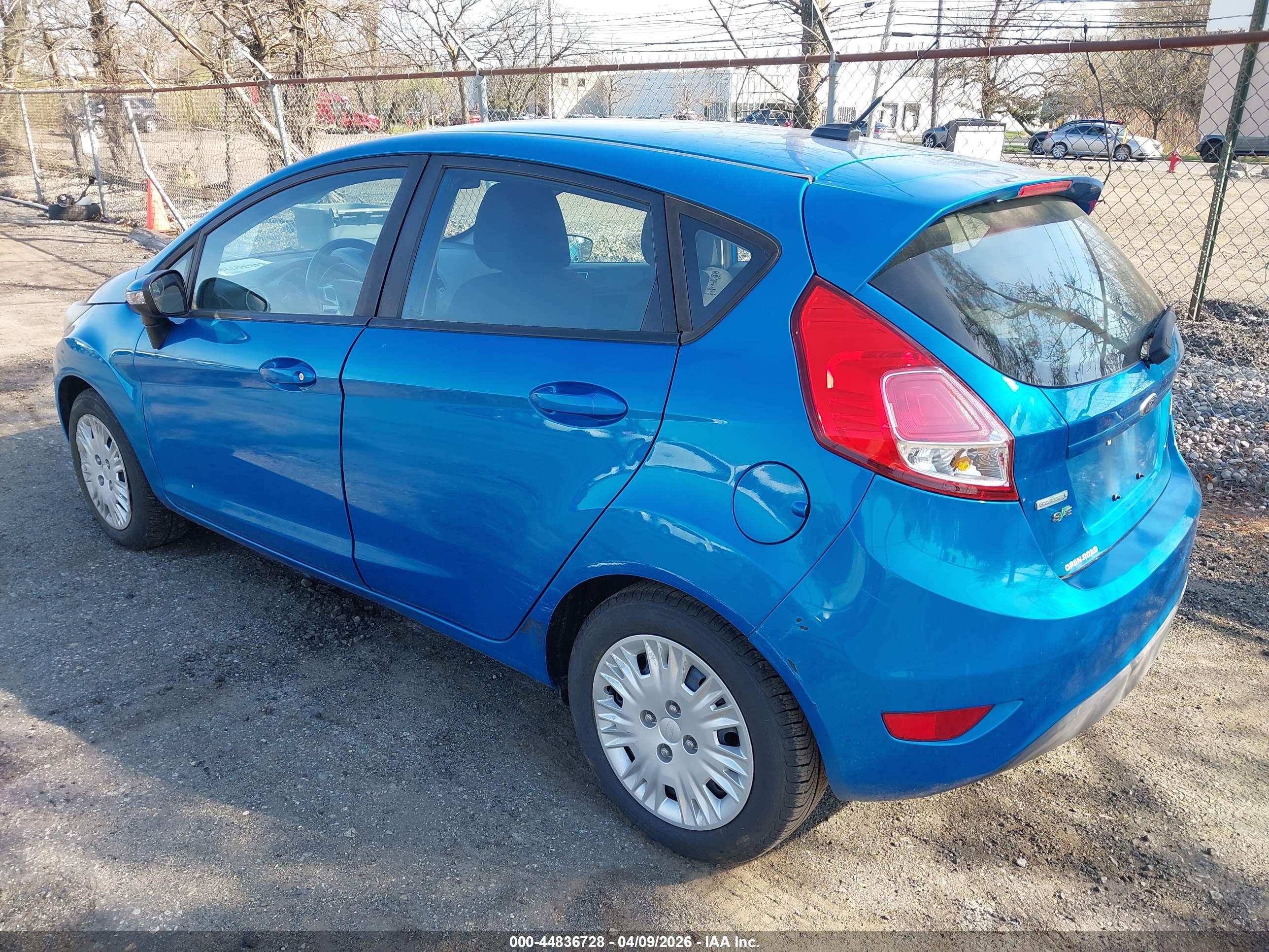 FORD FIESTA image 3