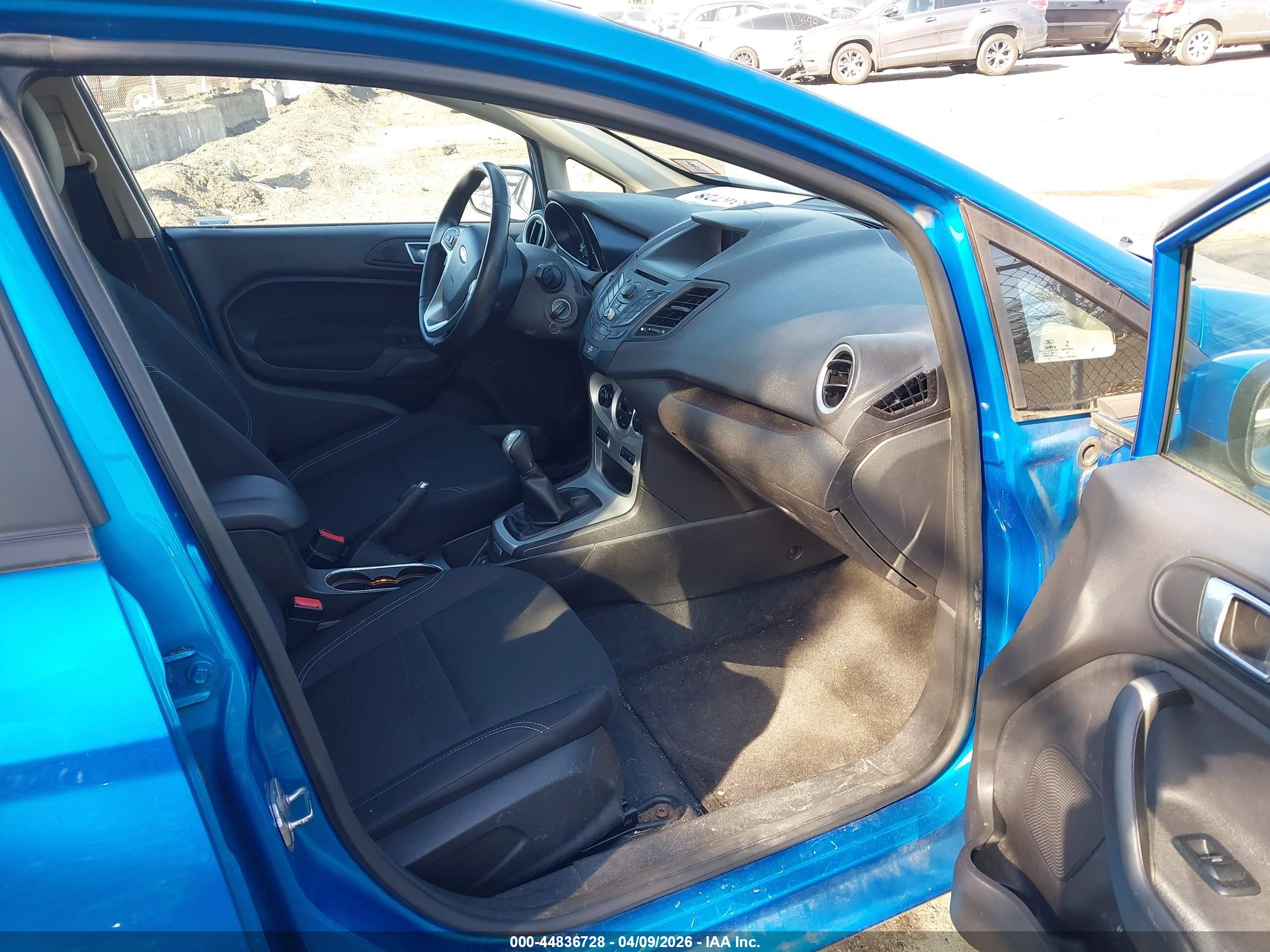 FORD FIESTA image 5