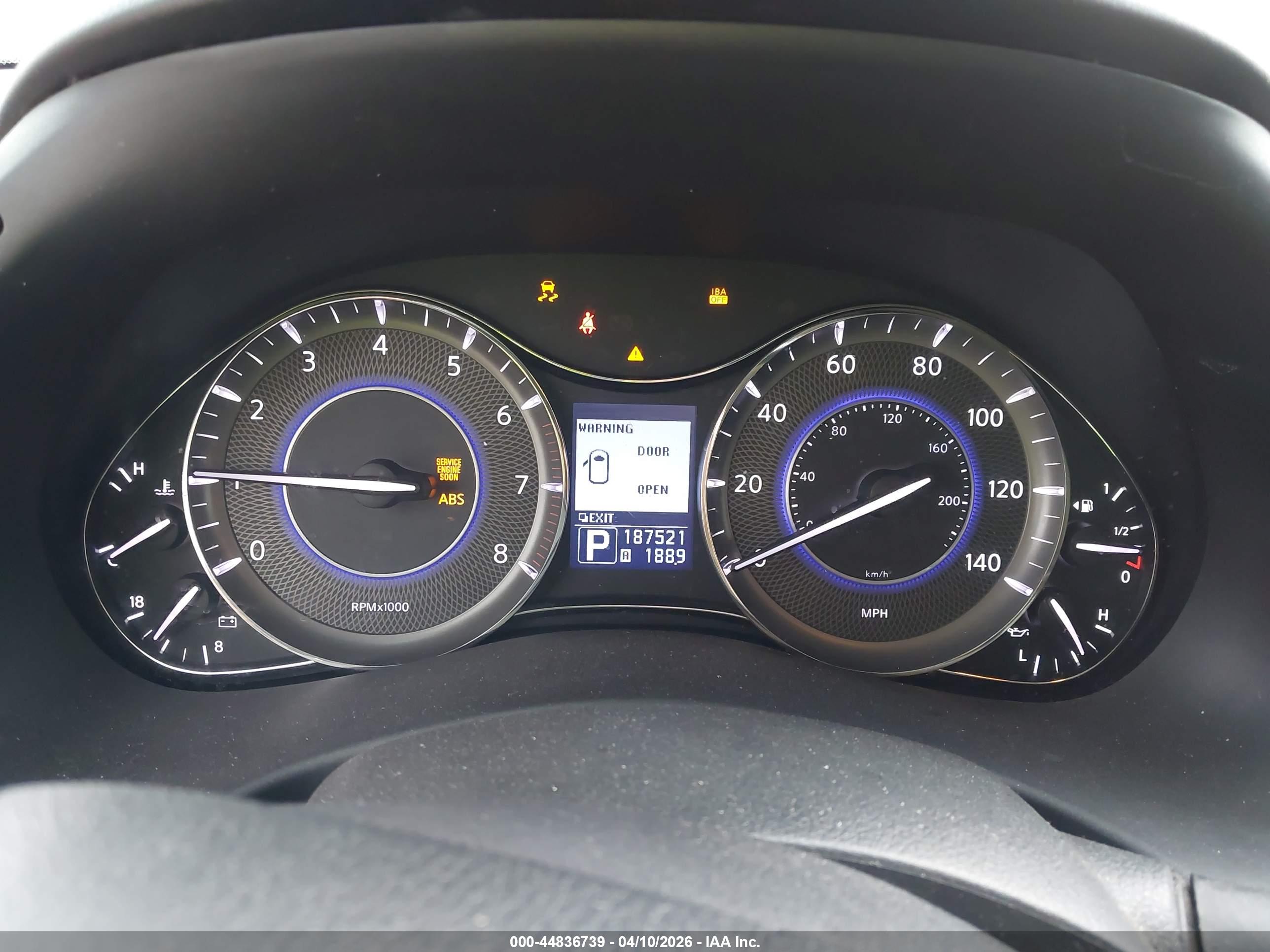 INFINITI QX56 image 7