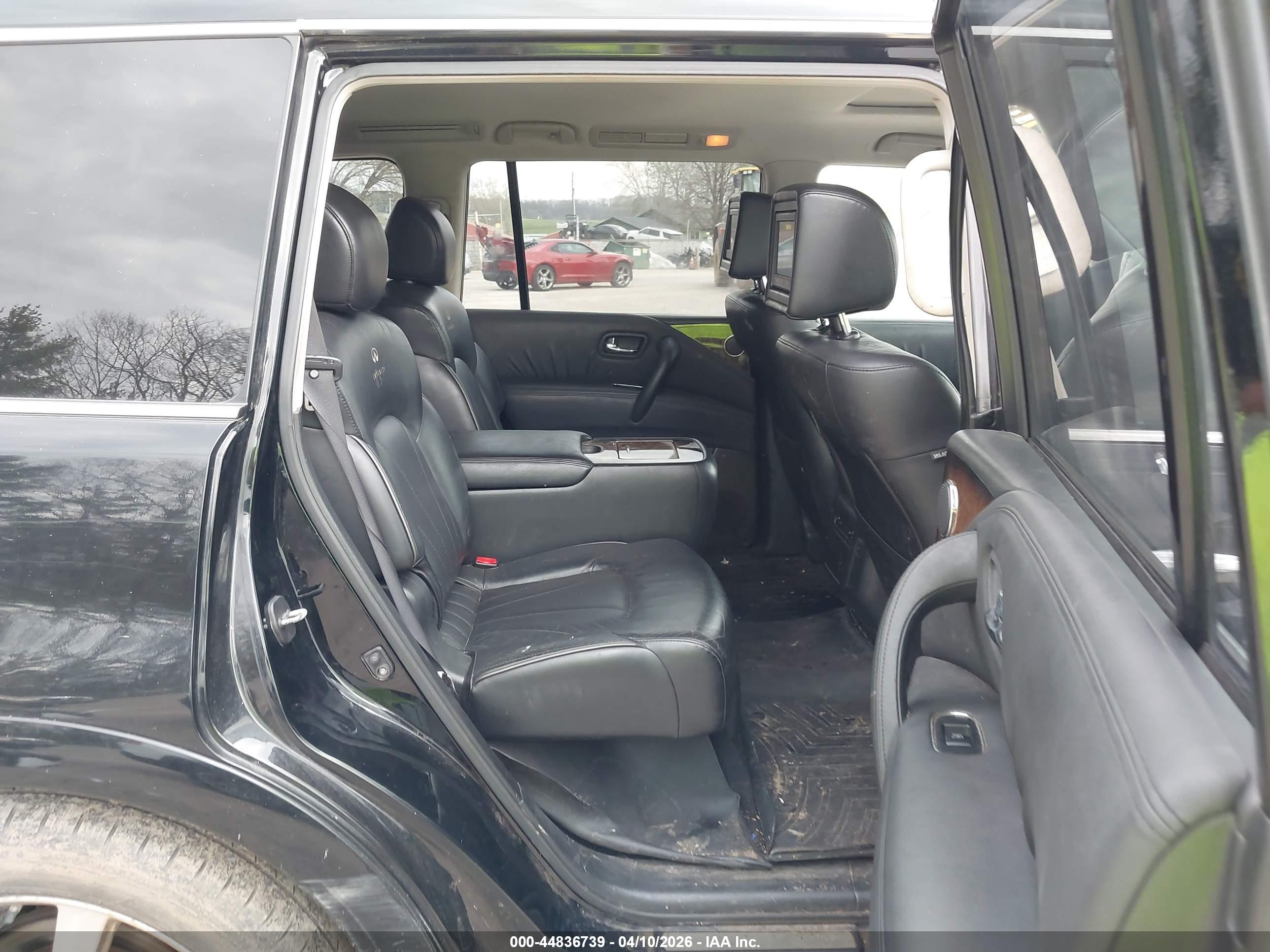 INFINITI QX56 image 8